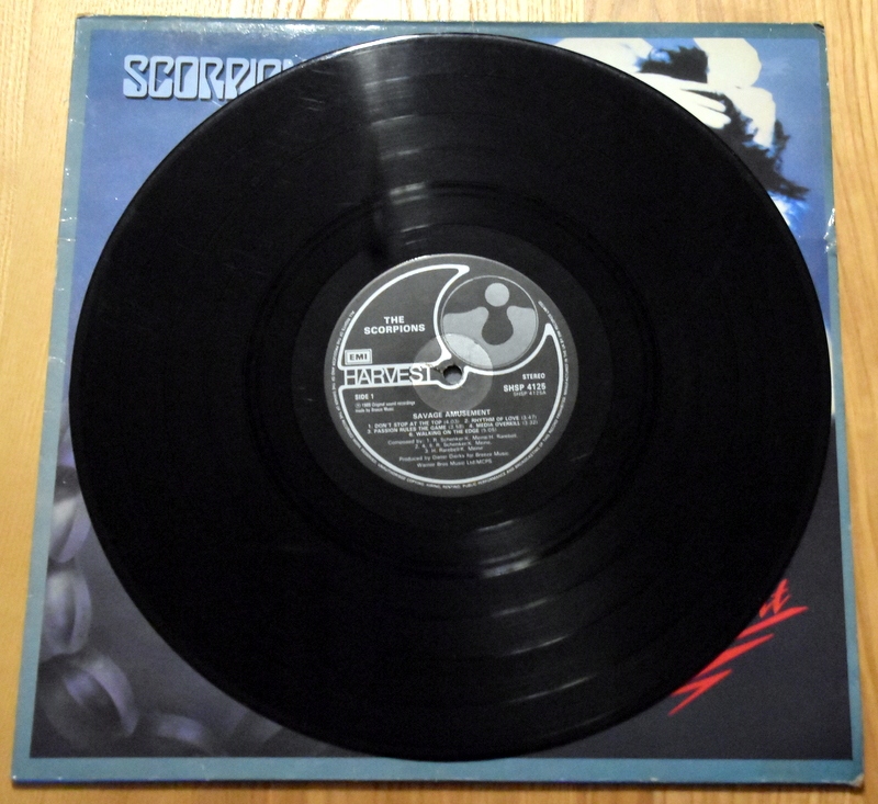 SCORPIONS - SAVAGE AMUSEMENT winyl Tytuł Savage Amusement