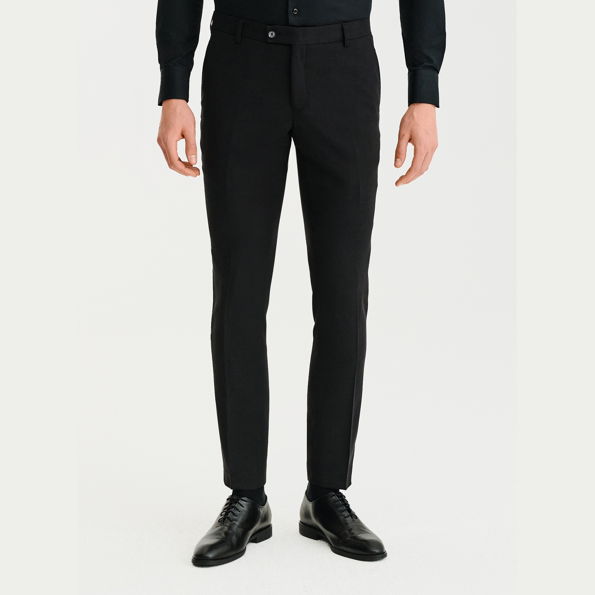 Klasické černé slim fit kalhoty Pako Lorente vel 104/176