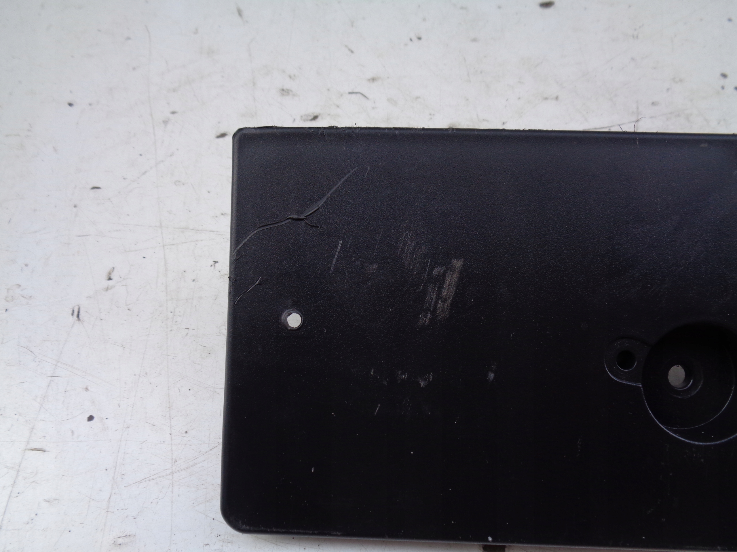 frame pad signs VW AMAROK 23