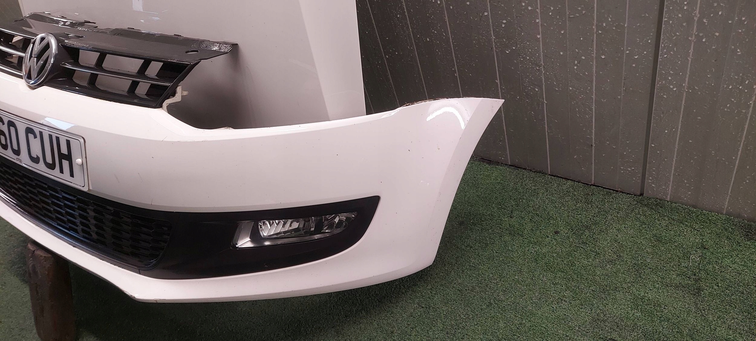 bumper front +grill VW POLO 6R 09-14 LAK: LB9A