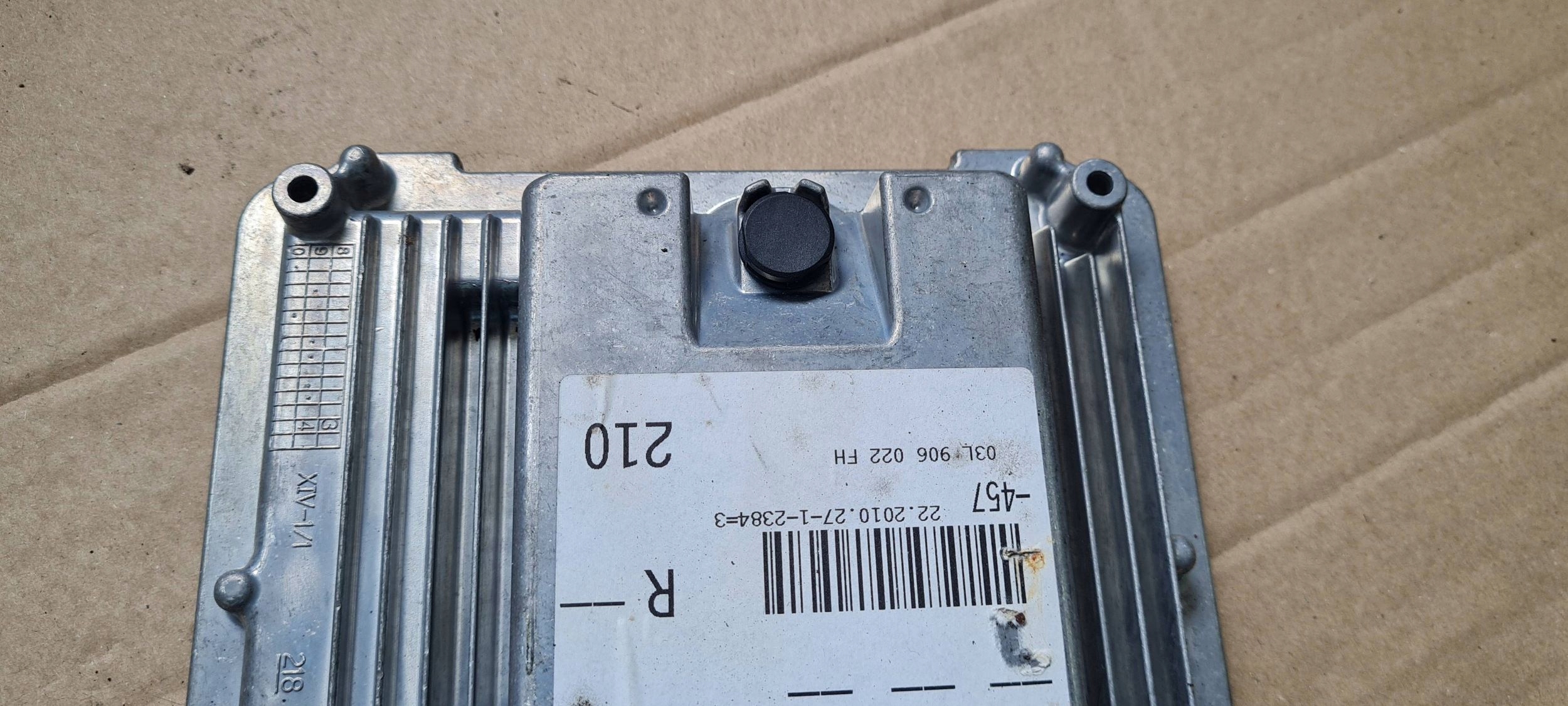 A6 C6 LIFT module control unit computer of the engine ECU 2.0 TDI 03L906022FH