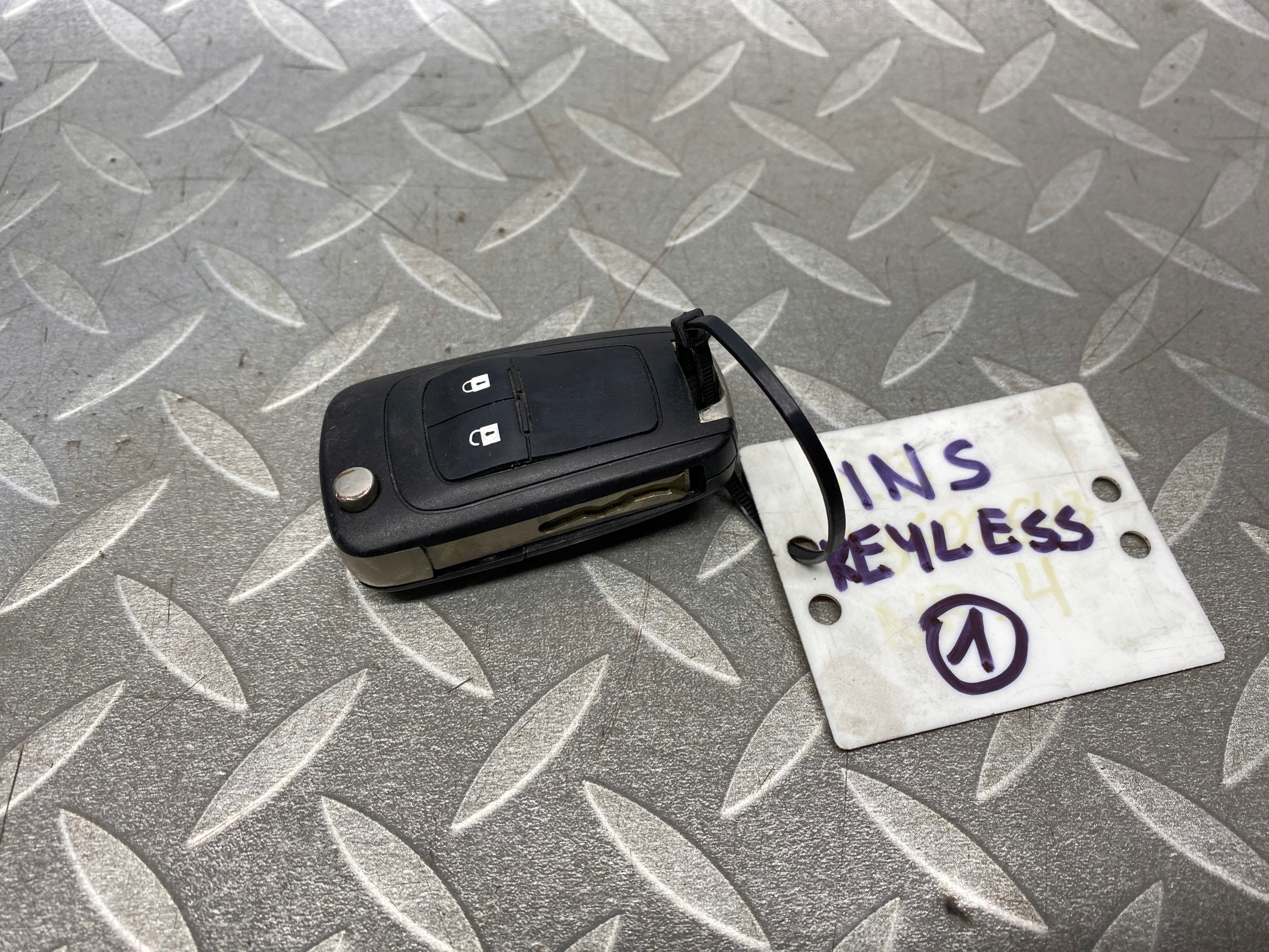 13500223 - БРЕЛОК ДЛЯ КЛЮЧІВ OPEL INSIGNIA A