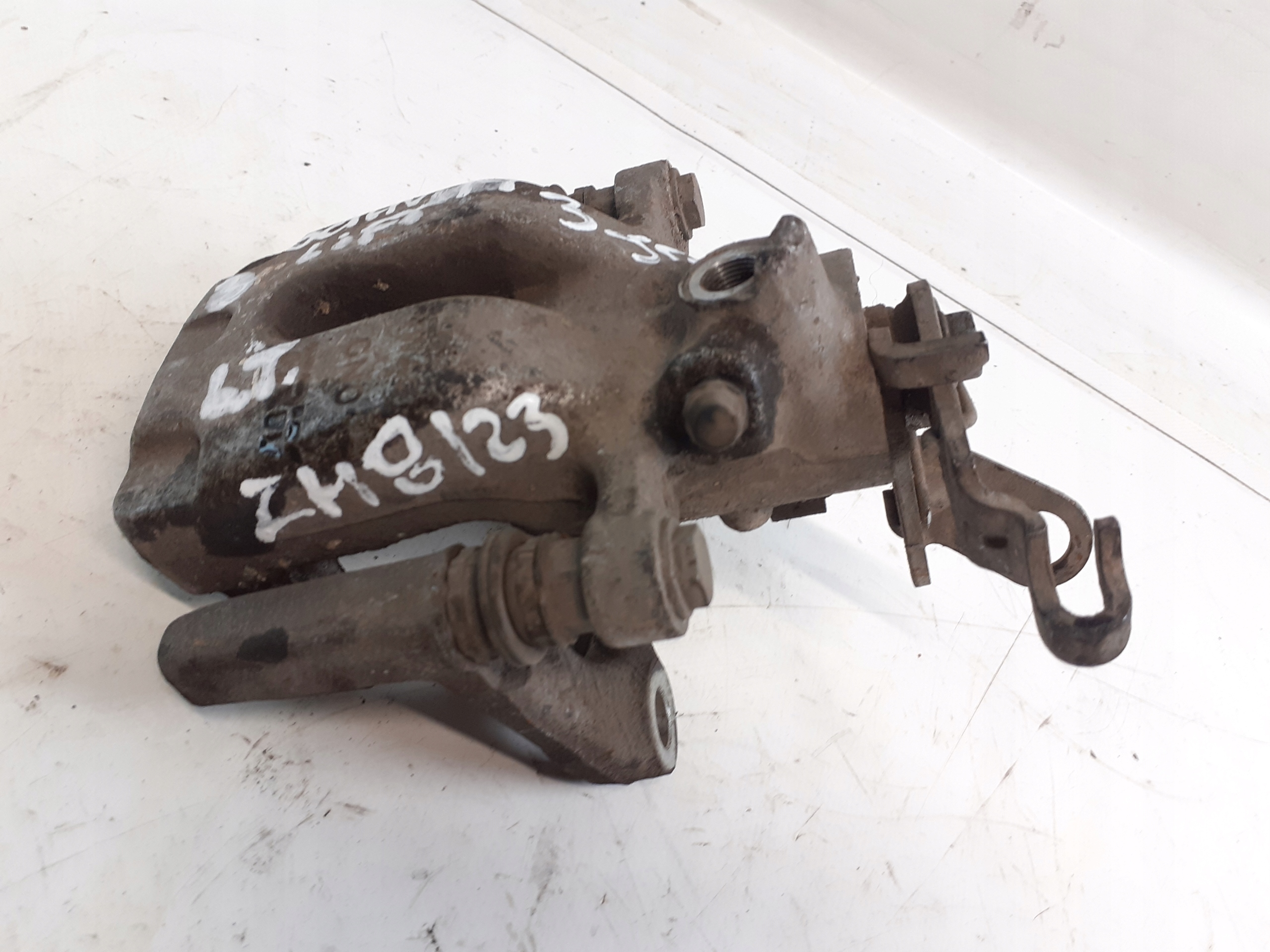 caliper brake SKODA OCTAVIA III 3 left rear part