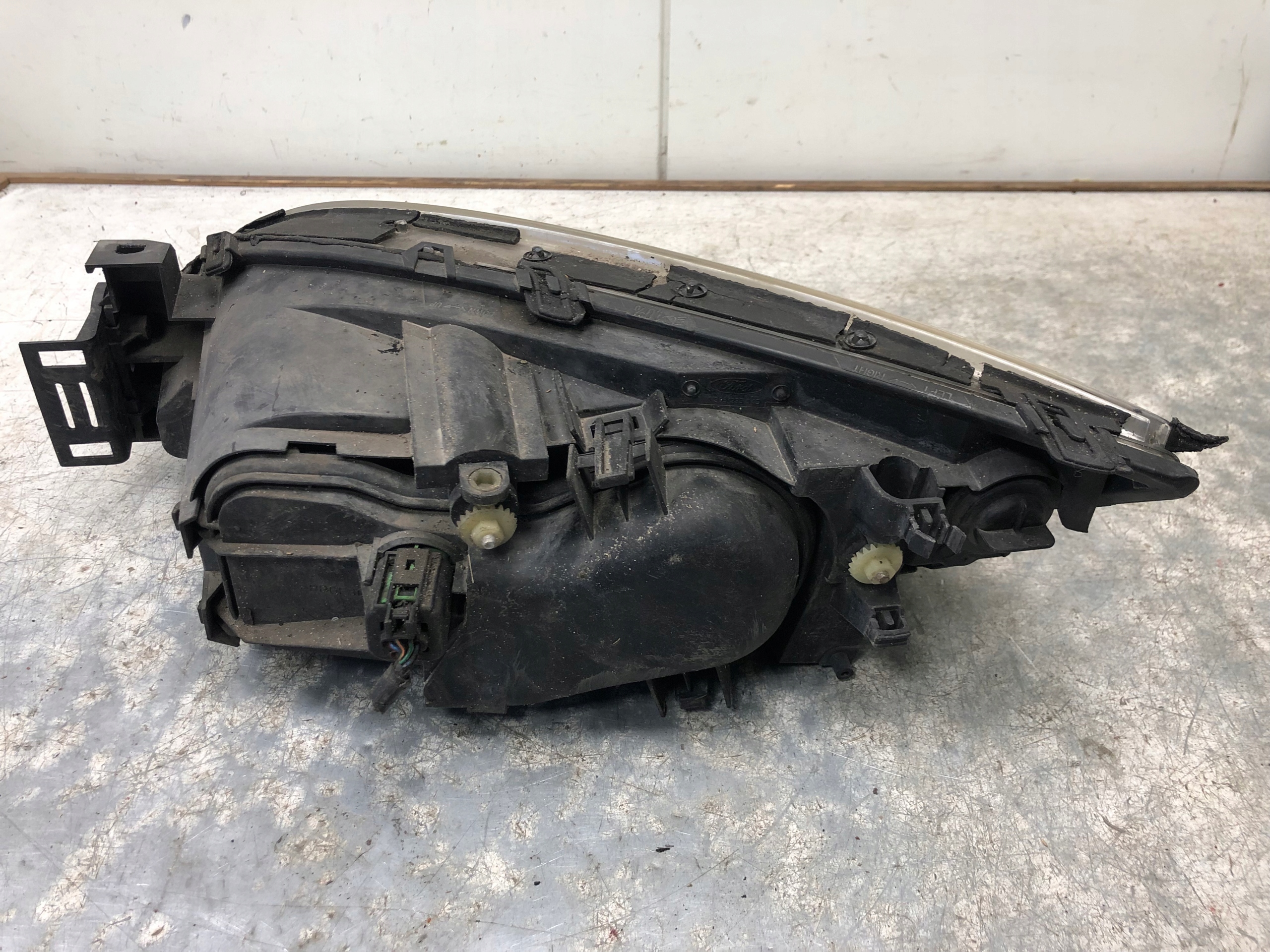 light right front FORD MONDEO MK3 LIFT 0301174202