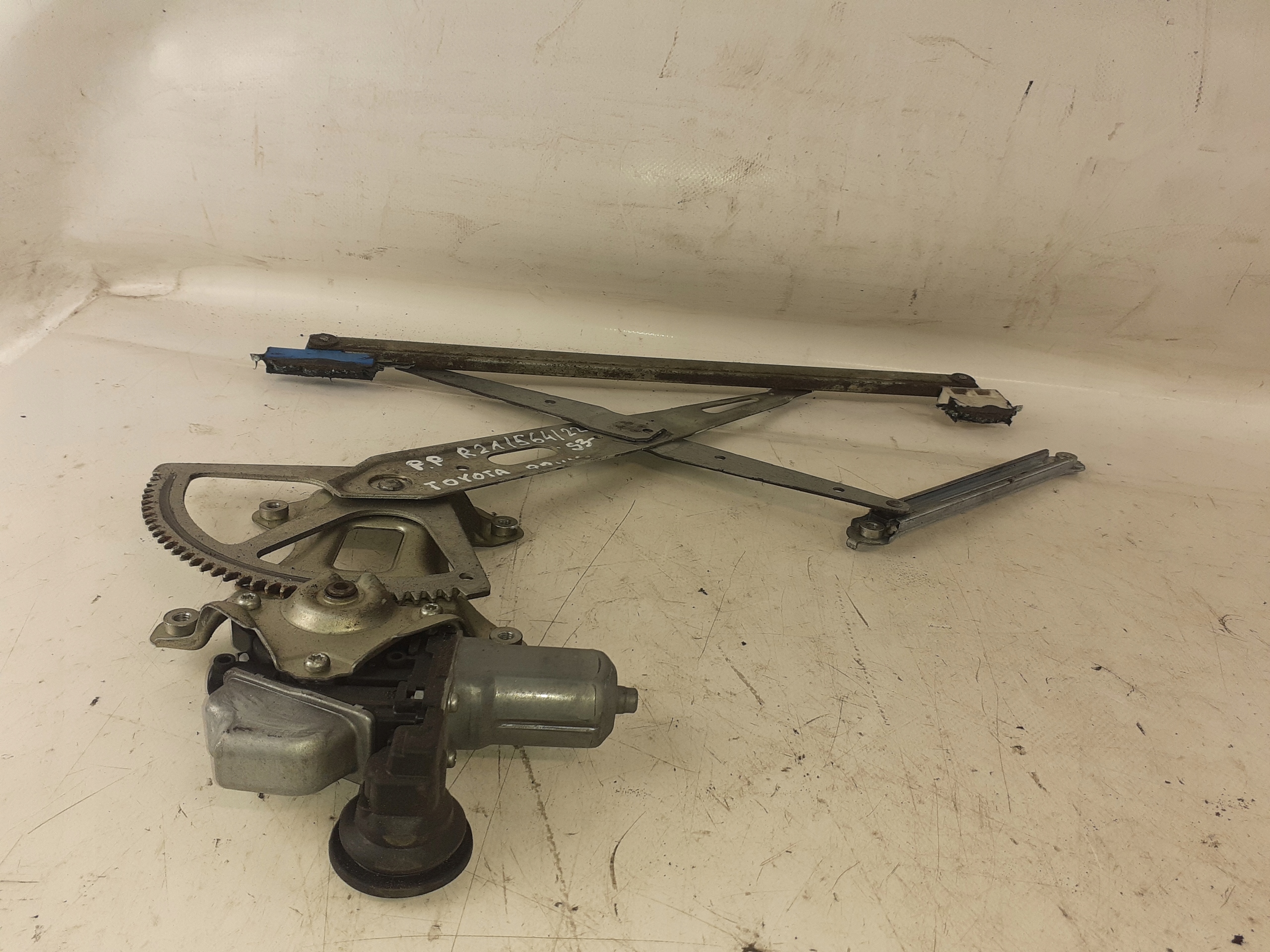 Toyota Prius III window regulator right front