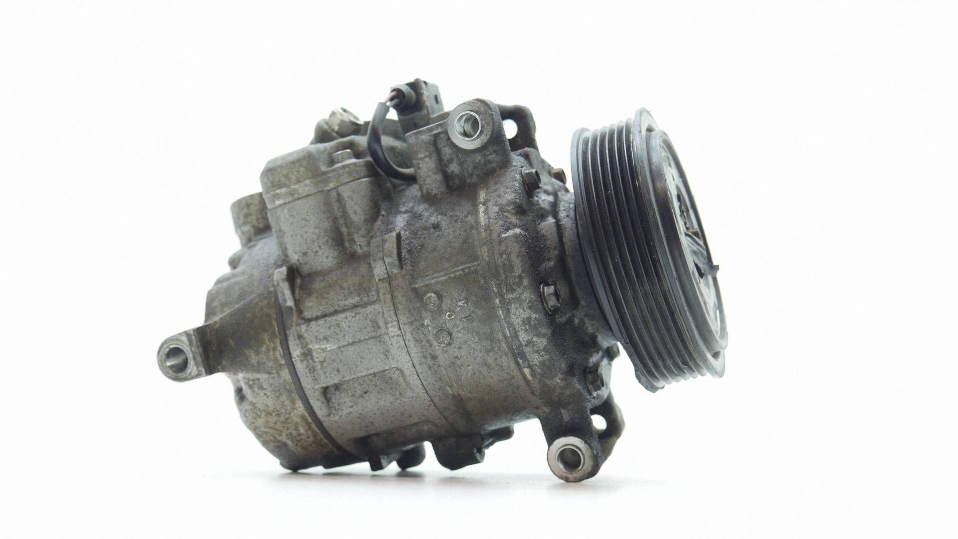 compressor of the air conditioning compressor; AUDI A4 B8 3.0 TDI 8K0260805J