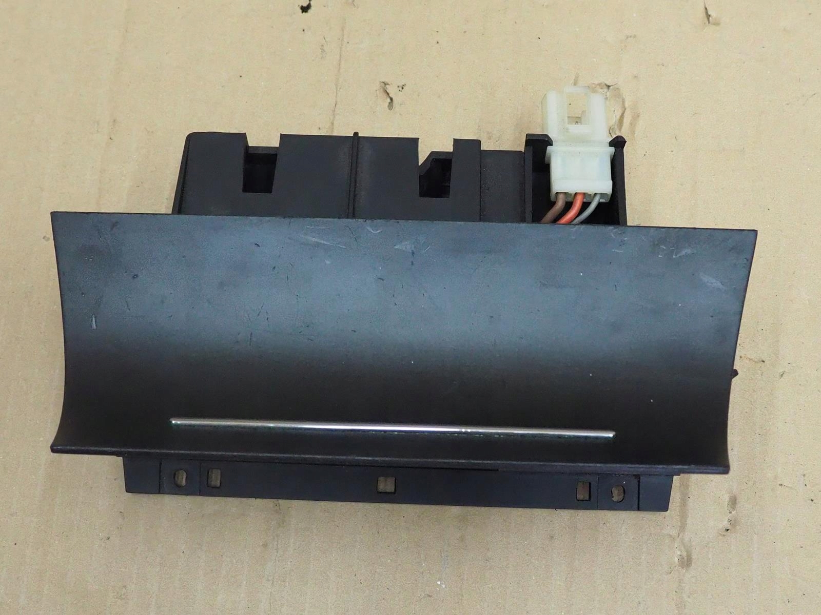 ПЕПЕЛЬНИЦА SKODA SUPERB И 3U1857962