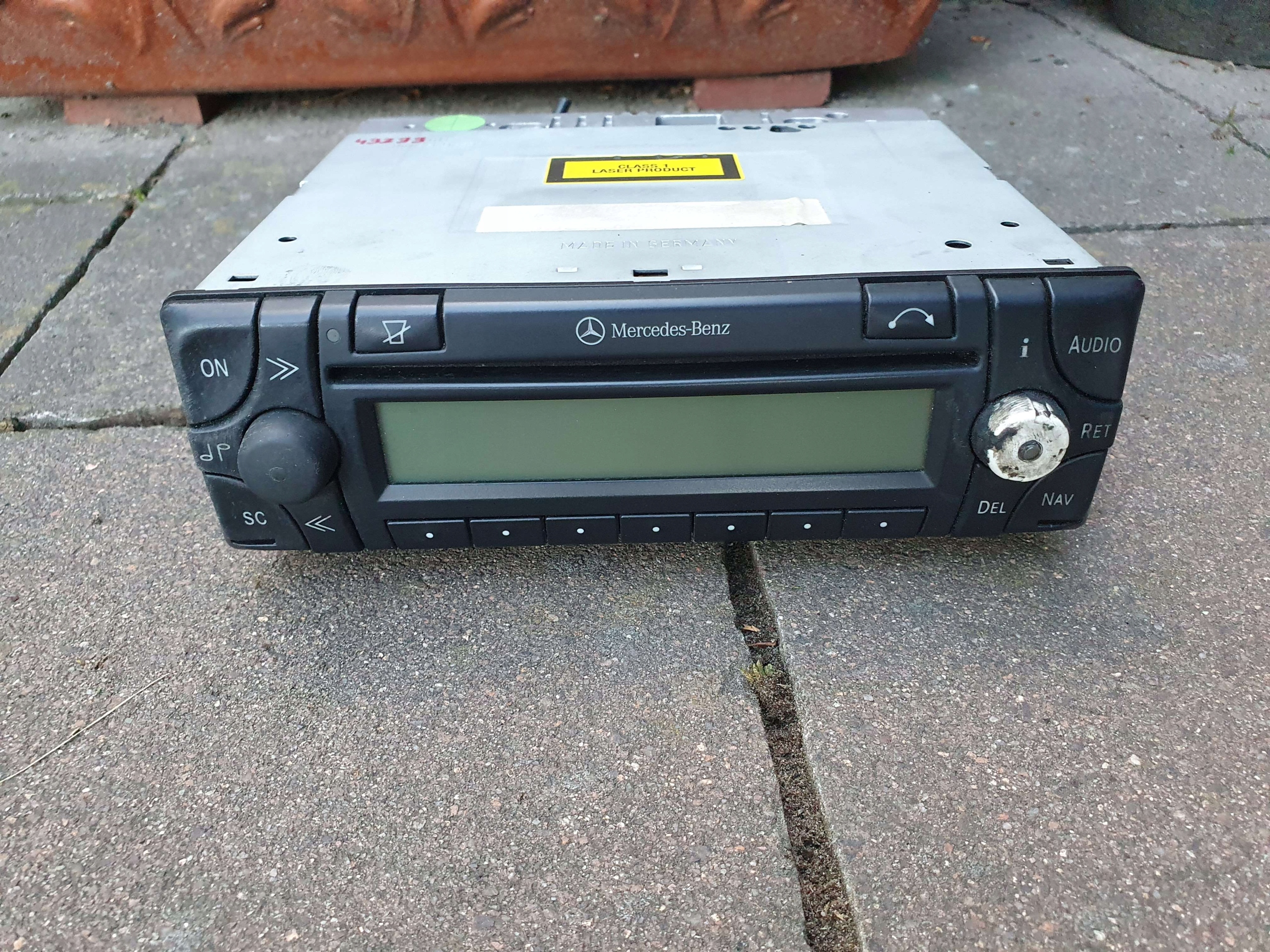 A2088201926 - CD-РАДИО MERCEDES AUDIO30 APS BE4705 С КОДОМ