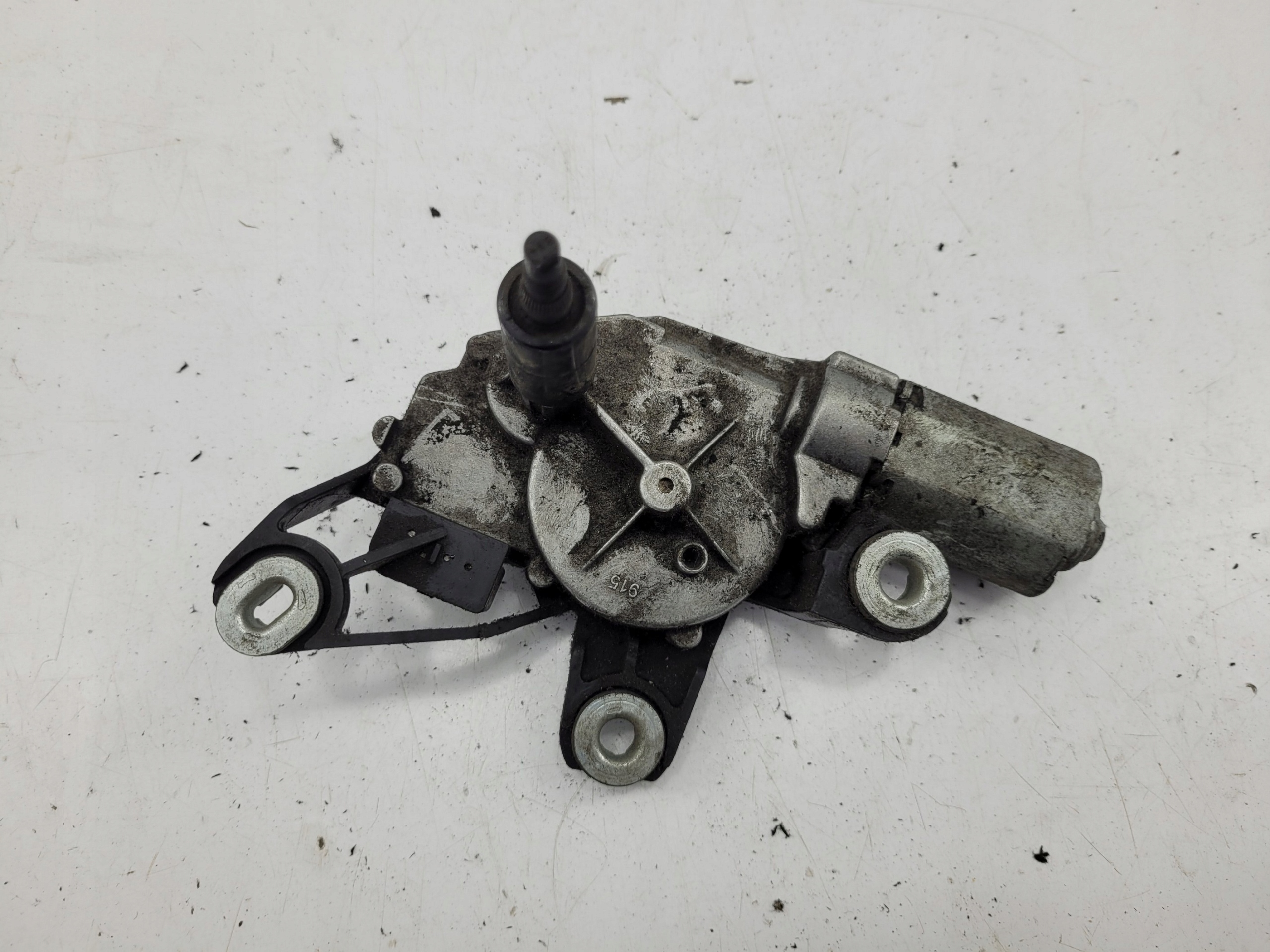 1T0955711C - ДВИГАТЕЛЬ ЗАДНЕГО СТЕКЛООЧИСТИТЕЛЯ VOLKSWAGEN CADDY