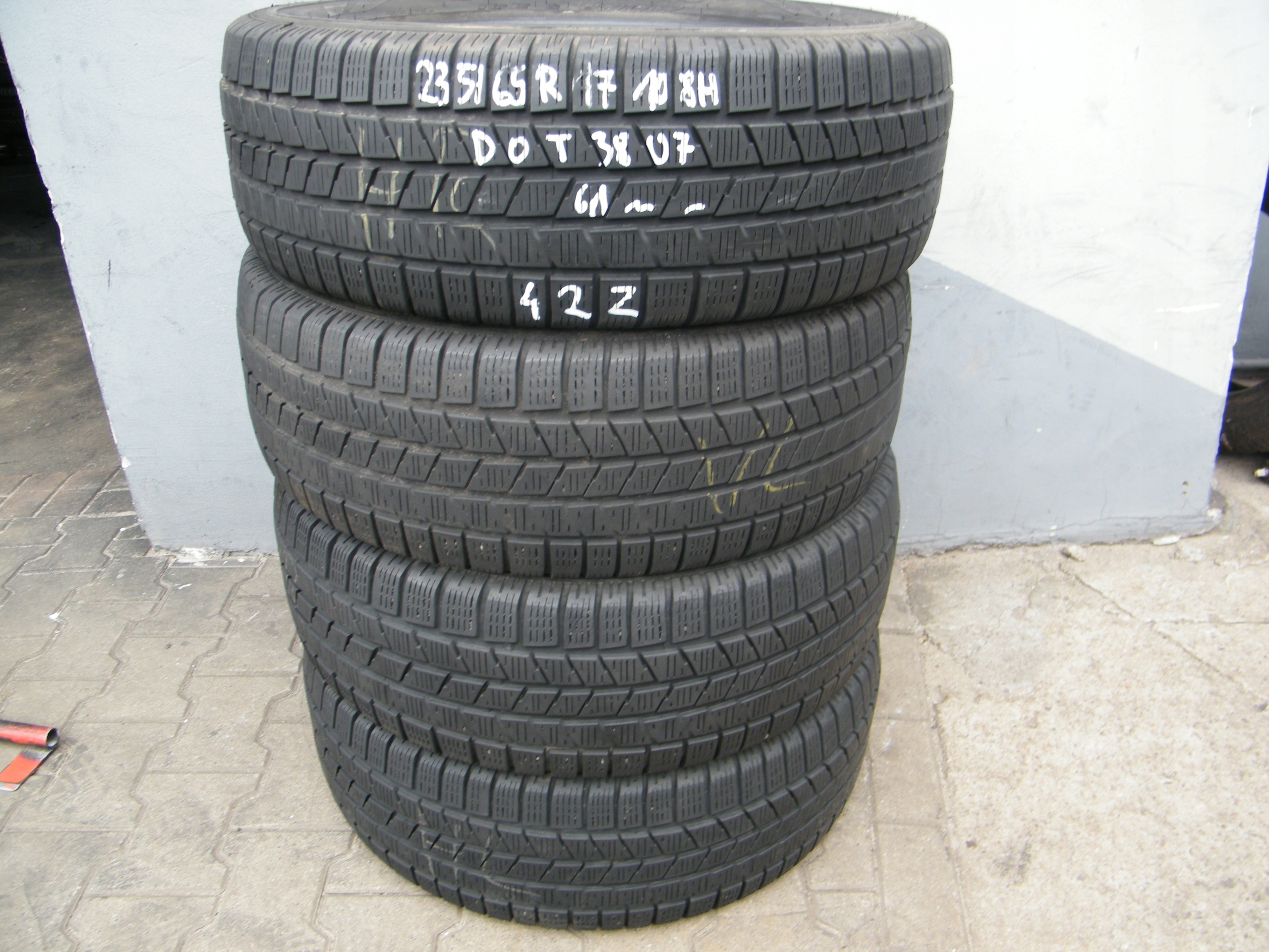[42Z] 4xZIMA 235/65R17 108H PIRELLI SCORPION ICE &