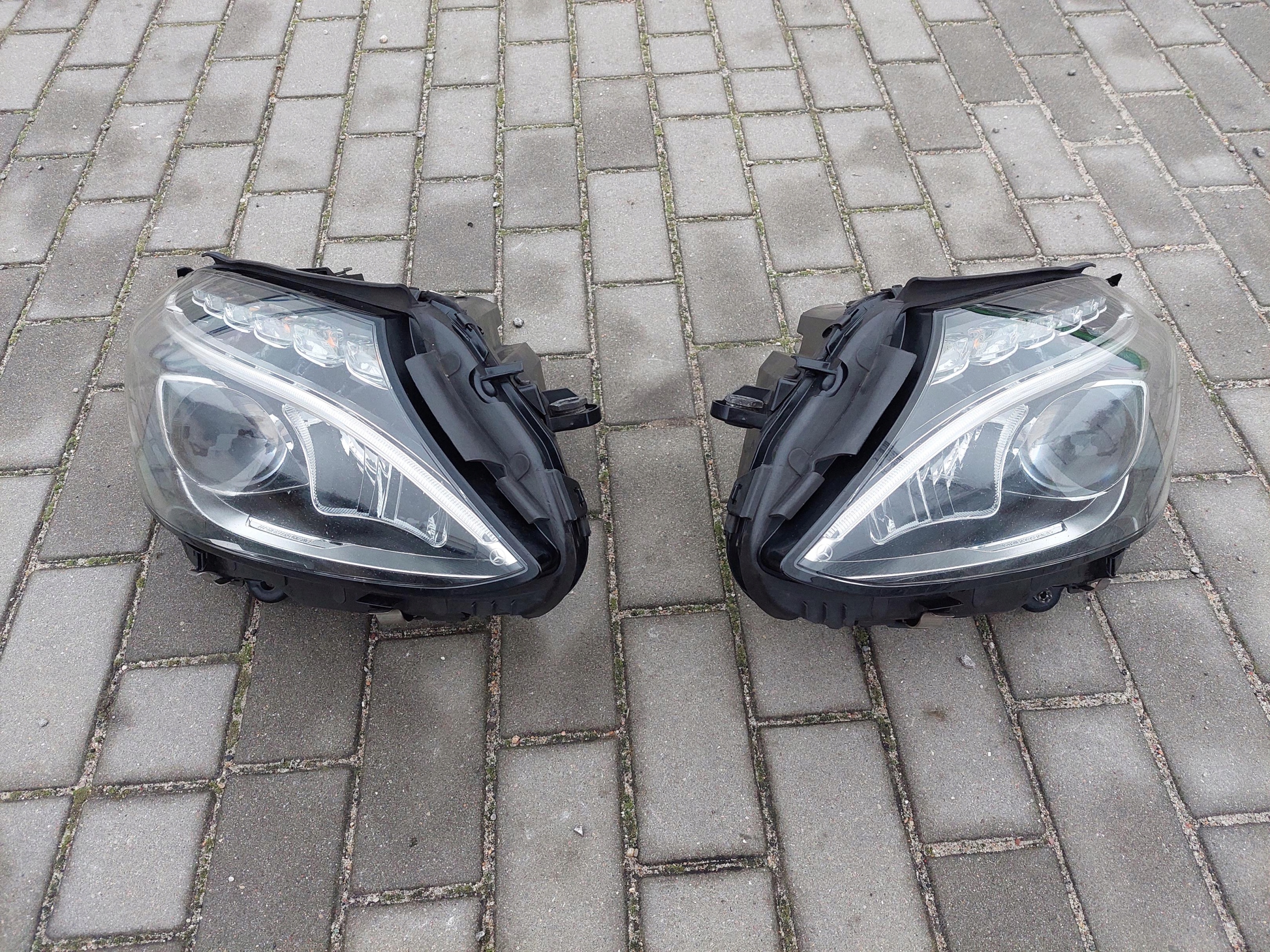 light front front left A2059062502 right A2059062602 LED MERCEDES C W205