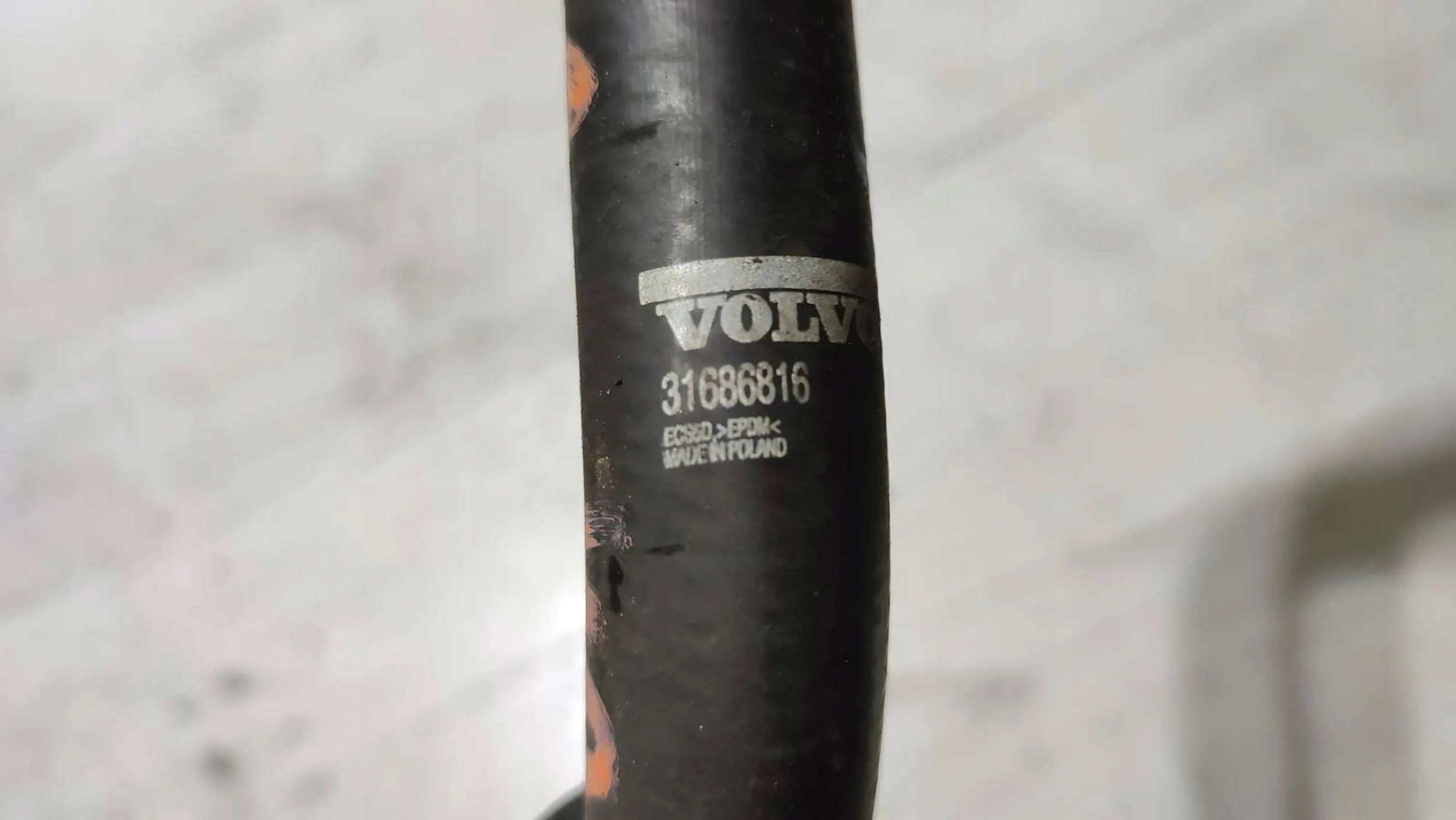 Volvo V40 2018 prijenos hladnjaka vode