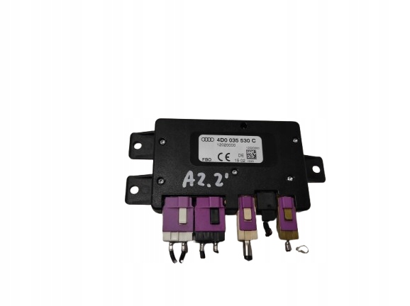 AUDI A2 99- WZMACNIACZ ANTENY 4D0035530C