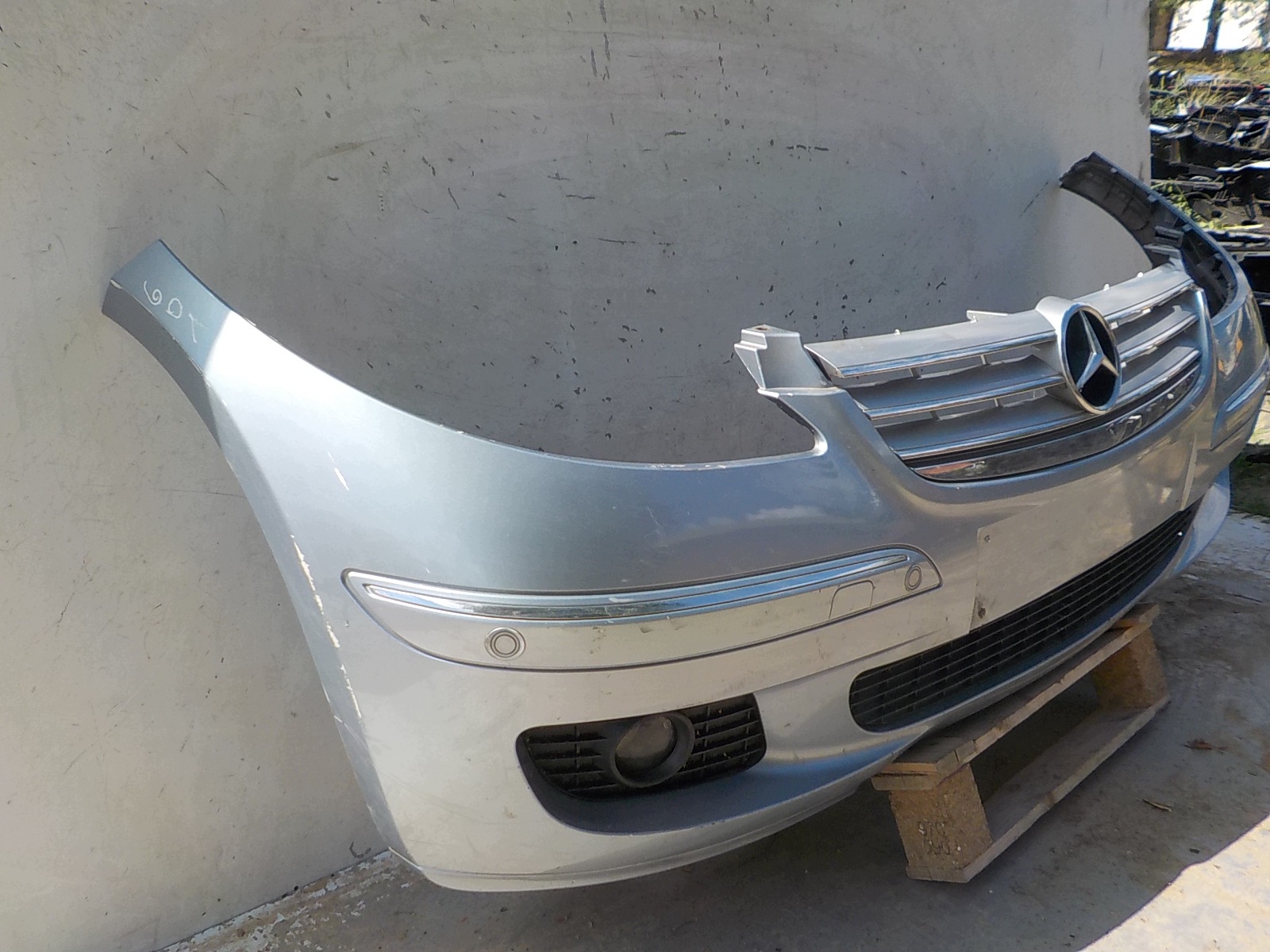 601 MERCEDES-BENZ KLASA A (W169) bumper front front