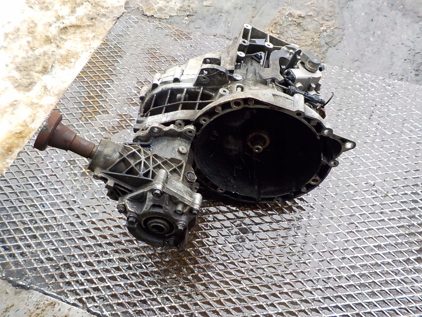 FORD KUGA e 2.0 TDCI ORG CAMBIO 8V4R-7002-BF 7530112190