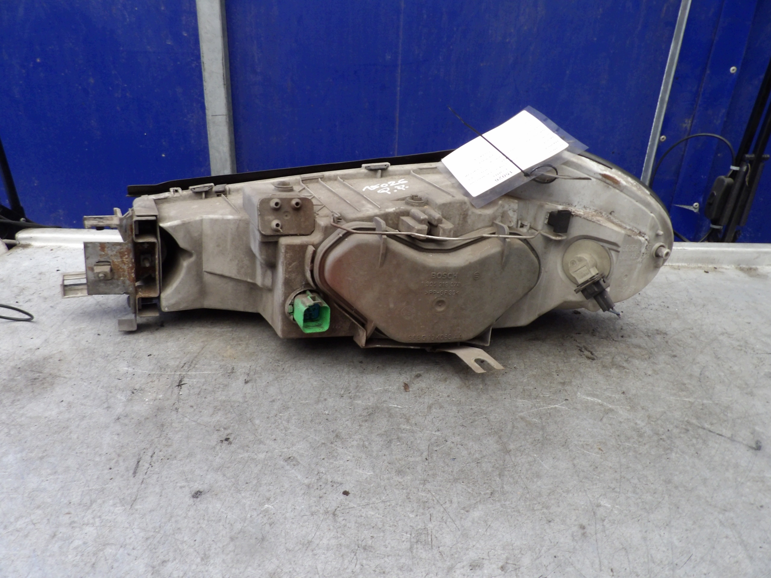 Ford Mondeo MK2 light front right