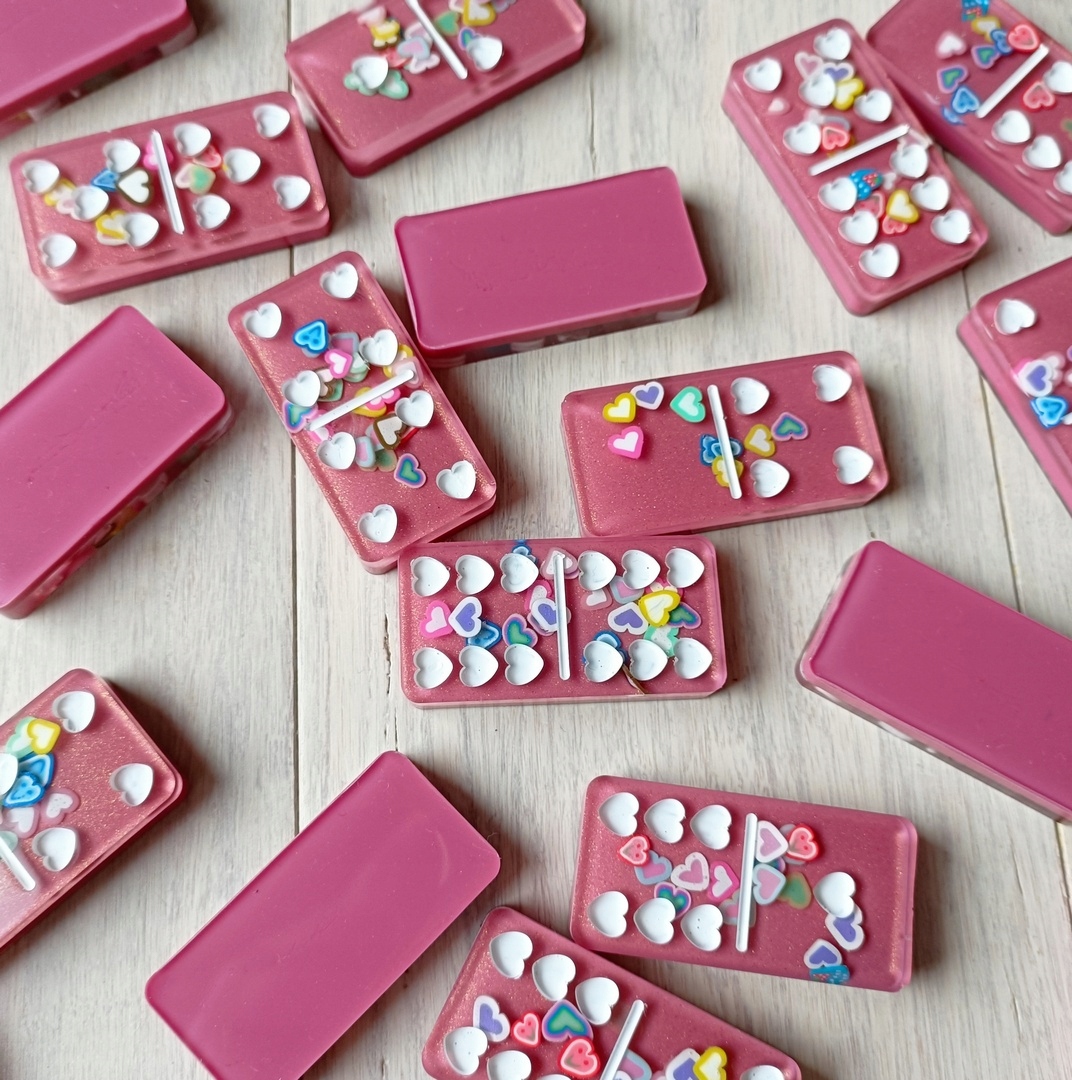 Unikátní Domino z pryskyřice pro zamilované- velké kameny, srdce EkoCraft