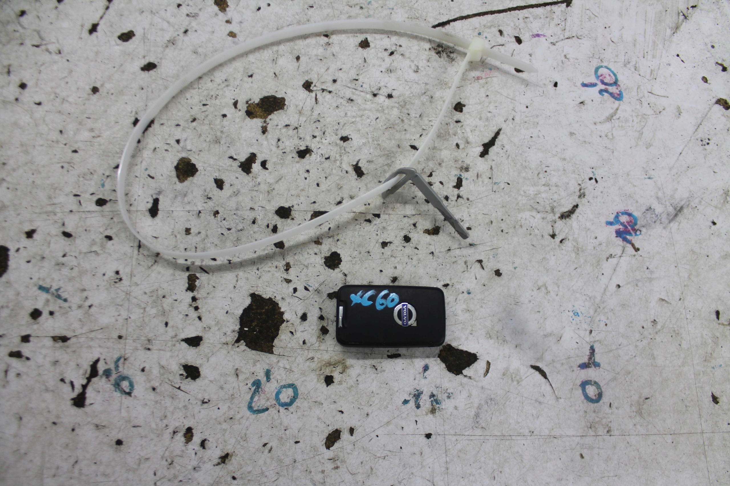 PILOT KLUCZYK 6 PRZYCISKÓW VOLVO XC60 I 08-13