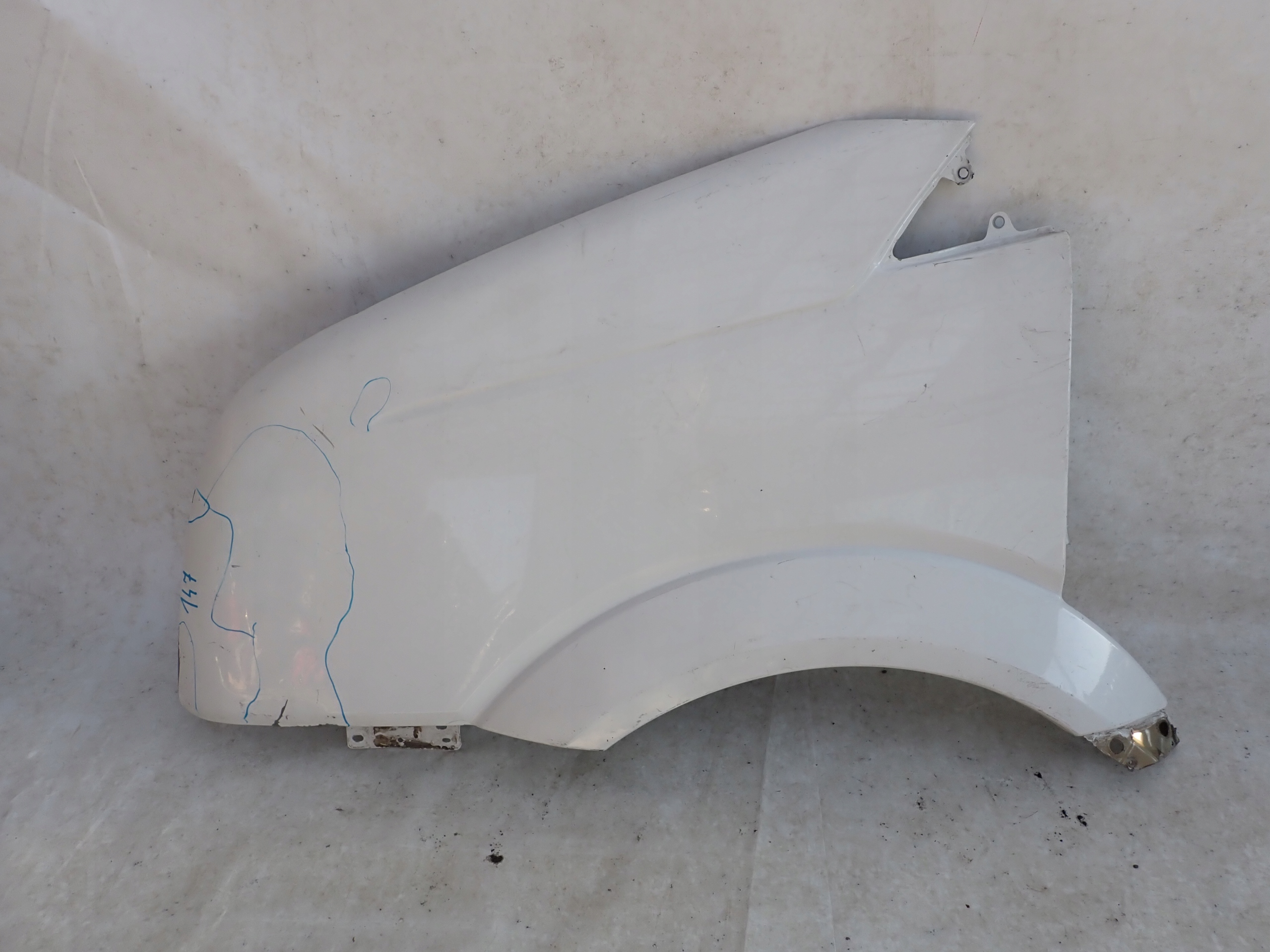 VW CRAFTER and 1 06-16 fender front front left