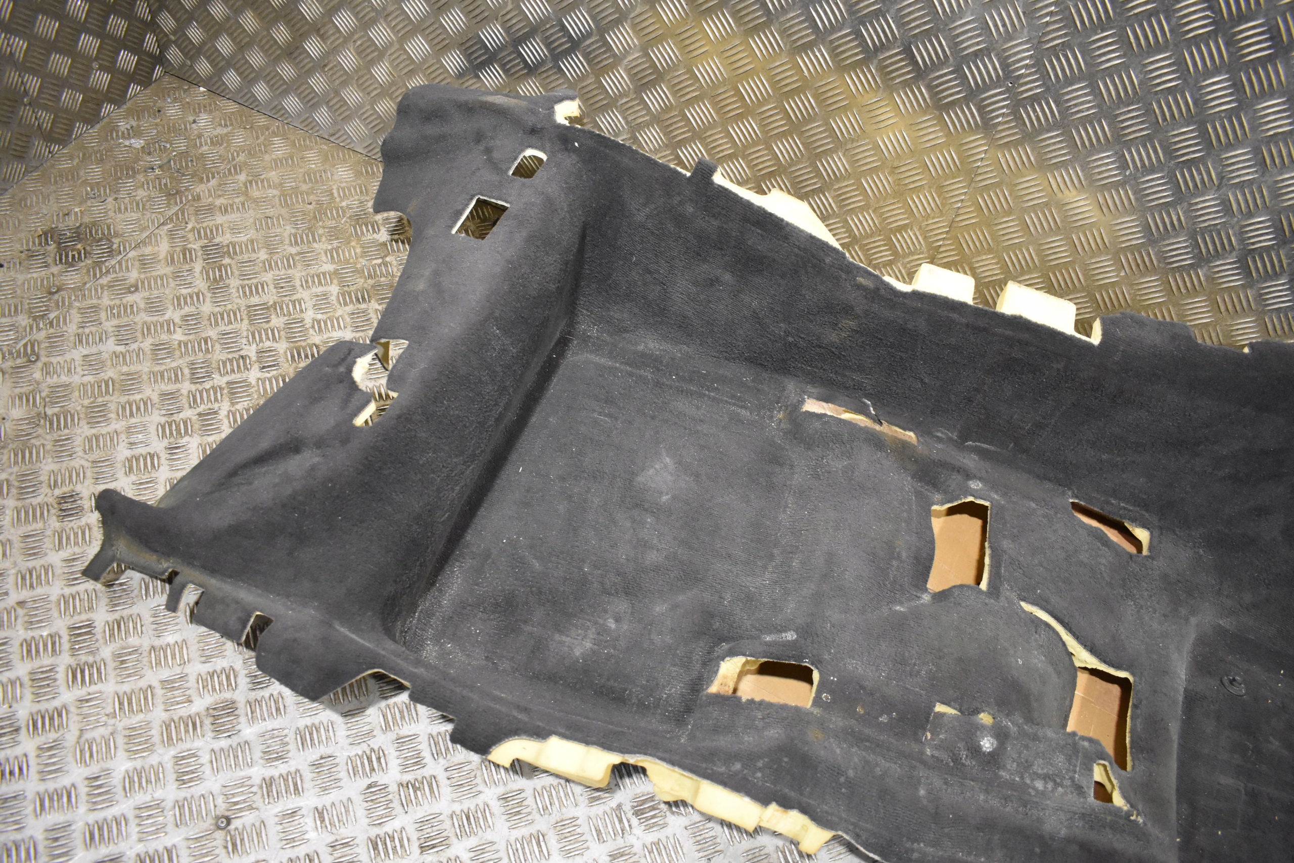 IDEALNY carpet front right black PORSCHE PANAMERA 971 1