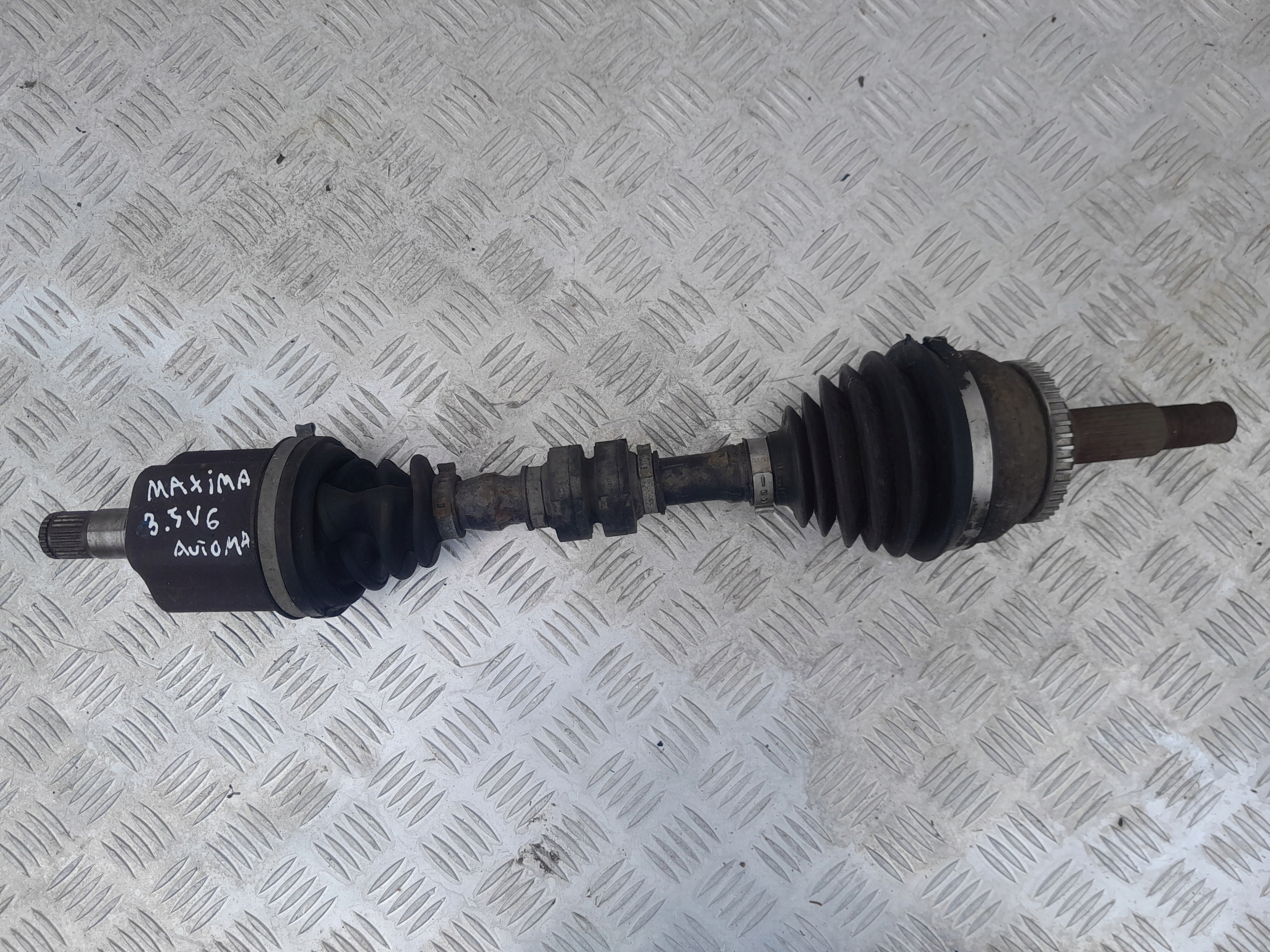 ПОЛУОСЬ ОДНА ПОЛОСКА ПЕРЕДНЯЯ ПЕРЕД ЛЕВА NISSAN MAXIMA 3.5 V6 A34 VI 04-