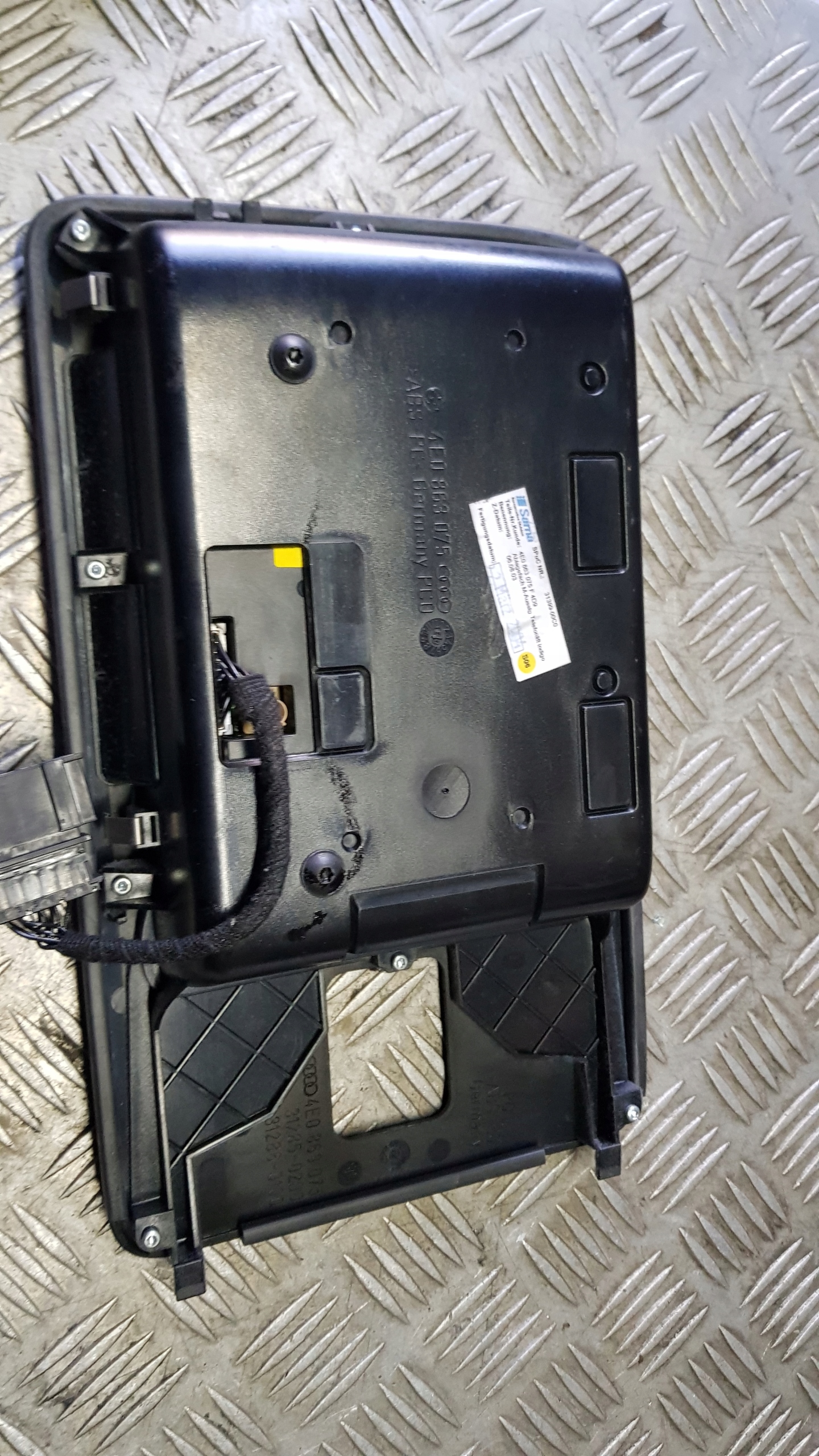 AUDI A8 D3 Grundlage TELEFONU Halter 4E0863075