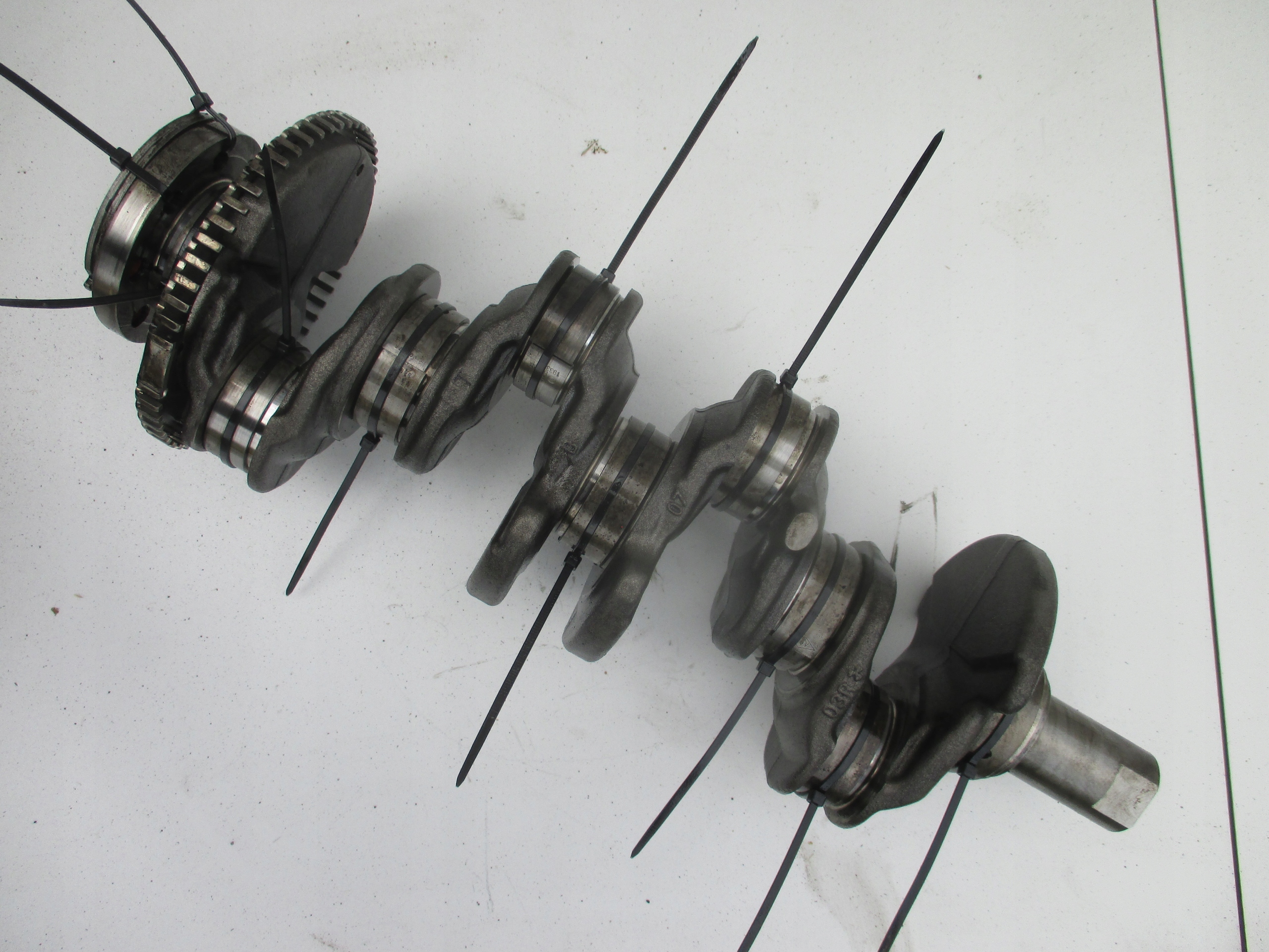 WAŁ KORBOWY RENAULT TRAFIC FIAT NISSAN 2.0 DCI