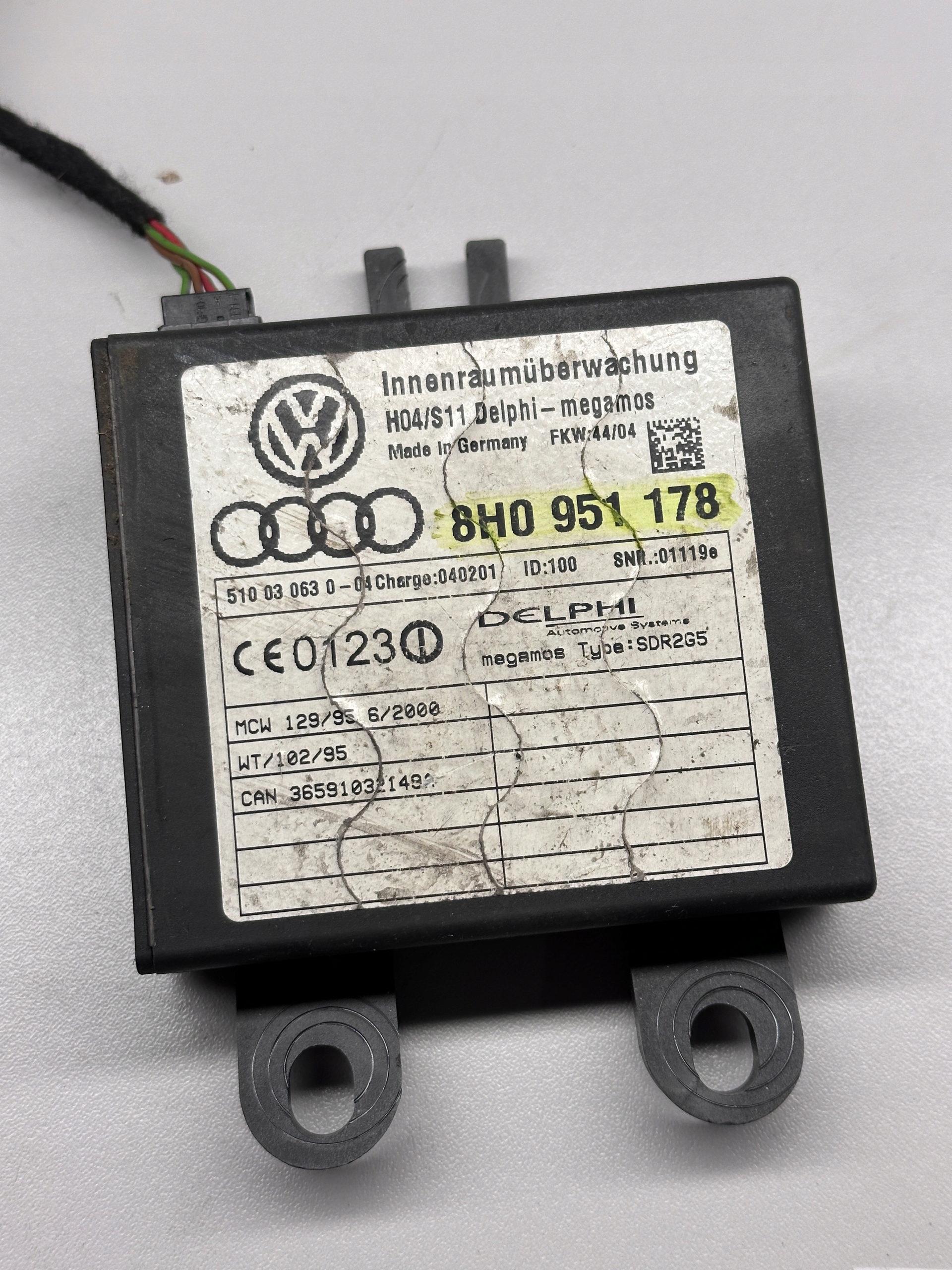AUDI A4 S4 B6 CABRIO sensor ruchu module alarmu 8H0951178