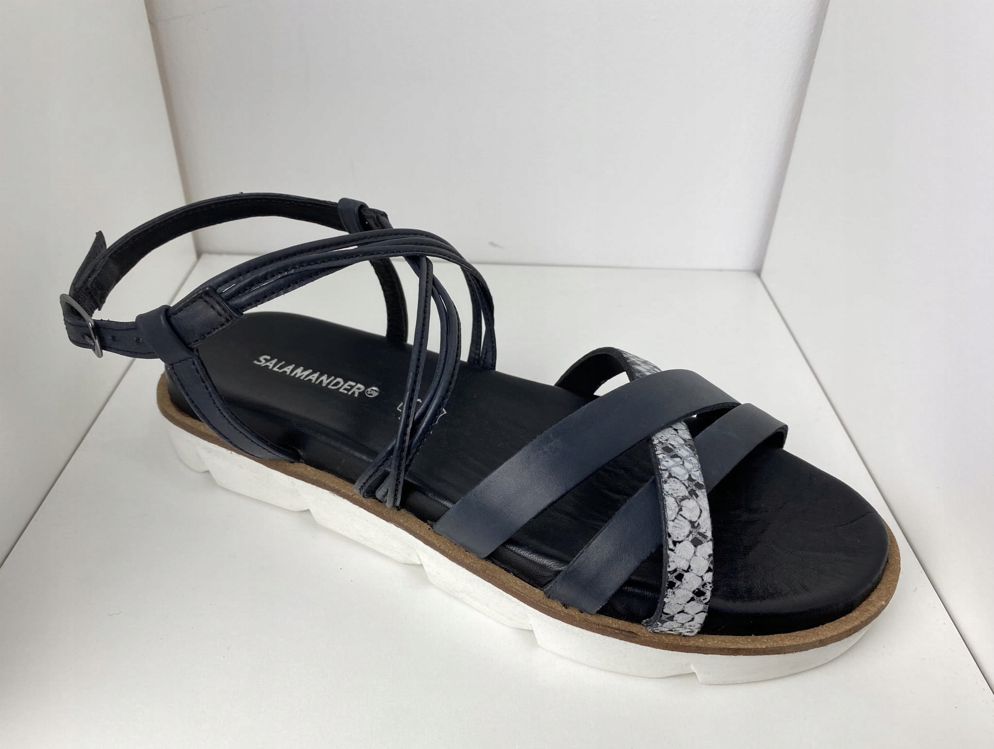 Dámské kožené sandálky Salamander 32-65004-01 C