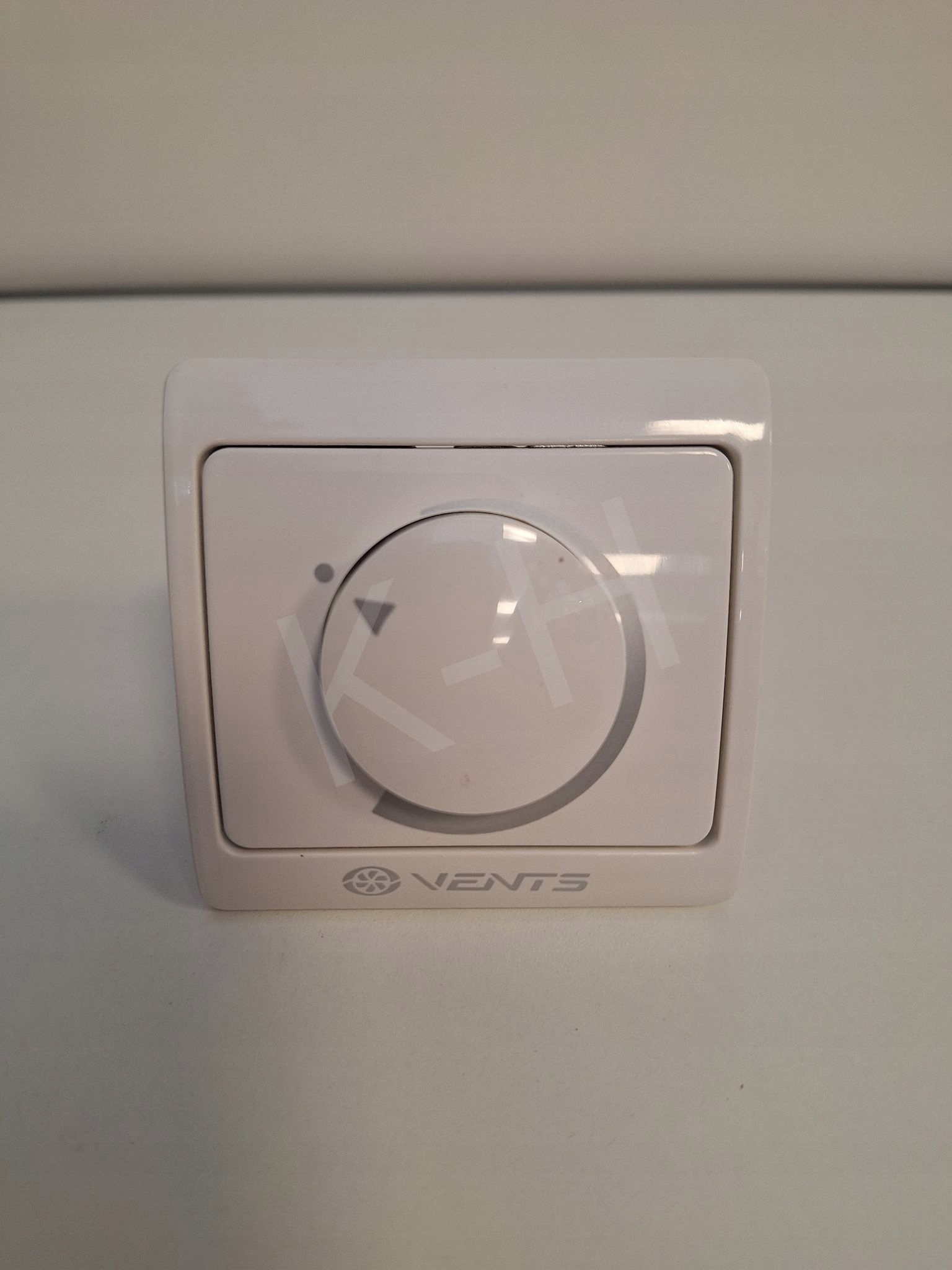 Regulátor tyristorový Vents RS-1-400N nástěnný 1 fázový, max 1,8A