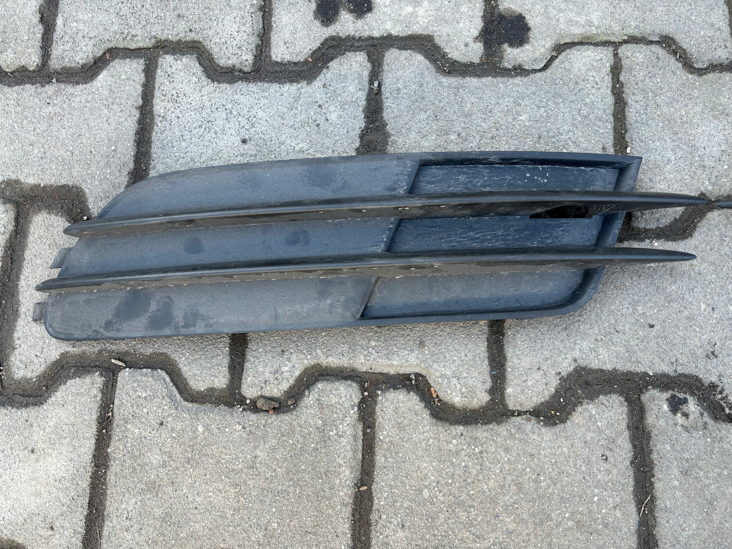 Audi A6 grid of a bumper front right left