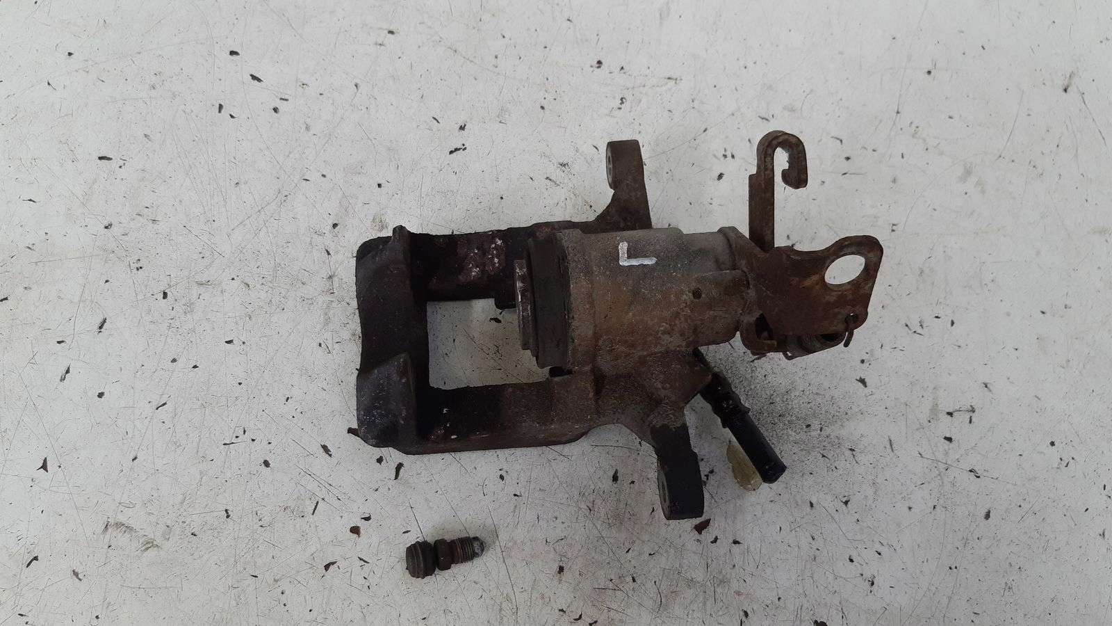 caliper rear part rear left Opel Astra J LIFT 1,7 CDTI