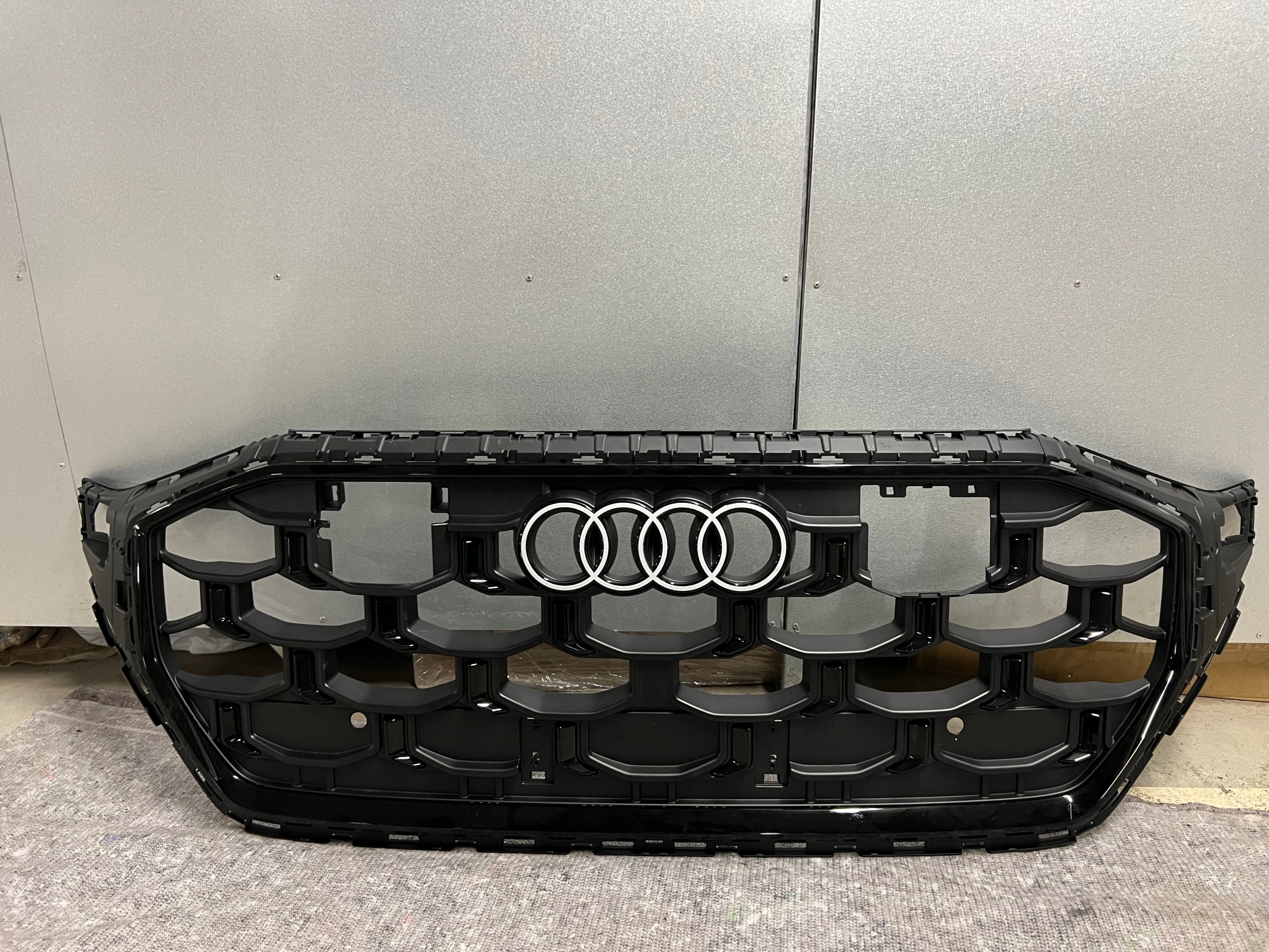 AUDI Q8 SQ8 S-LINE 2024+ GRILL ATRAPA CHŁODNICY NOWY 4M8853651CK