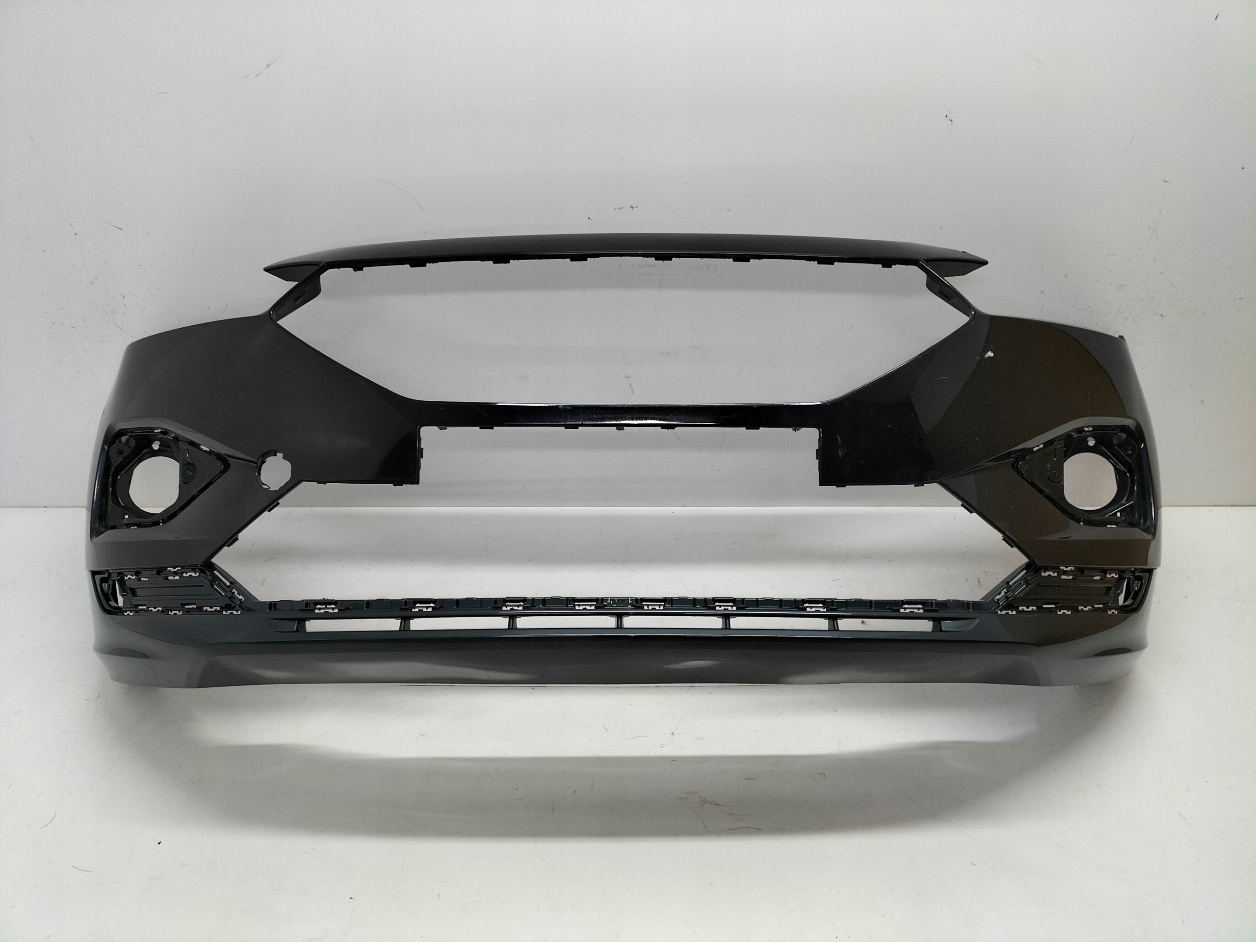 front bumper front SEAT TARRACO 18