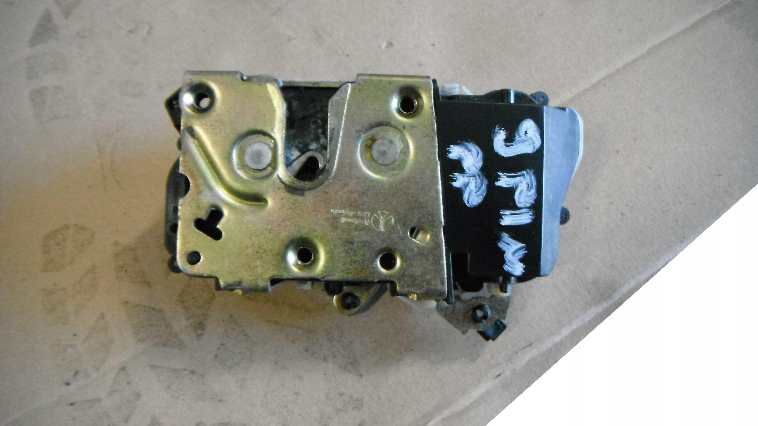 PEUGEOT 406 COUPE 97-04 ZAMEK PRAWY - 9 PIN