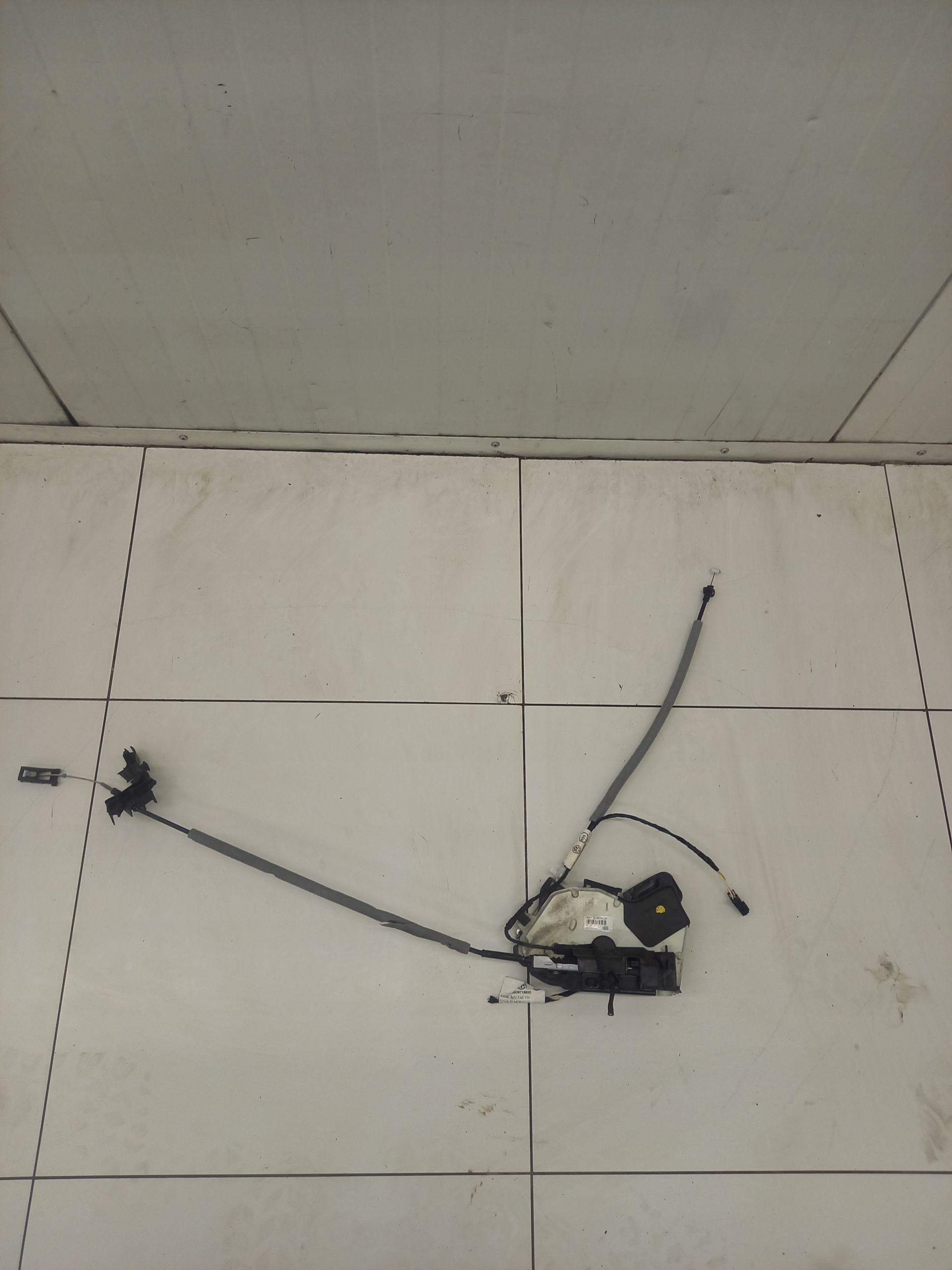 lock door left rear part rear VOLKSWAGEN PASSAT B8 6 PIN
