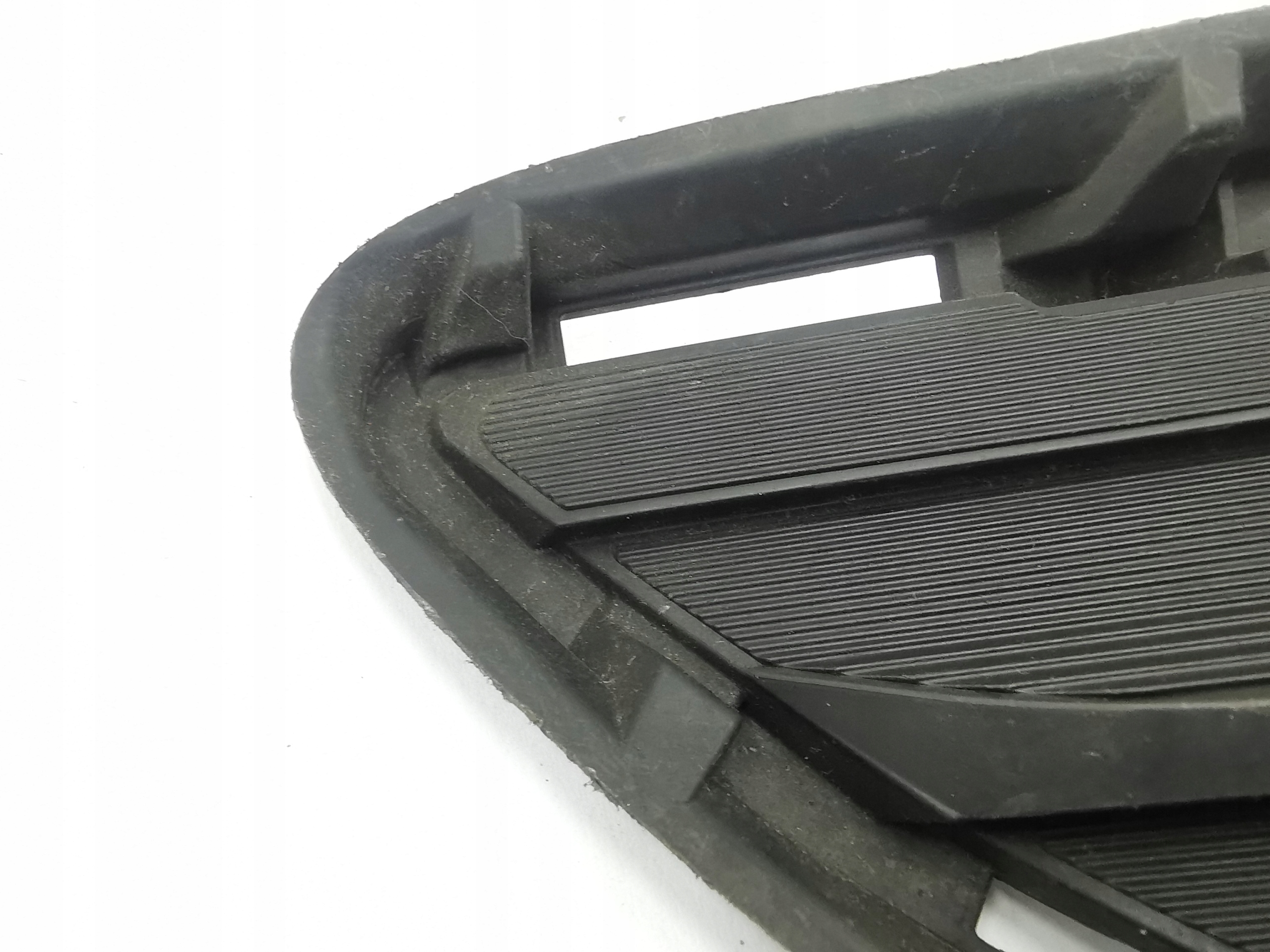 grid frame of a bumper left TOYOTA RAV-4 / 53128-42020