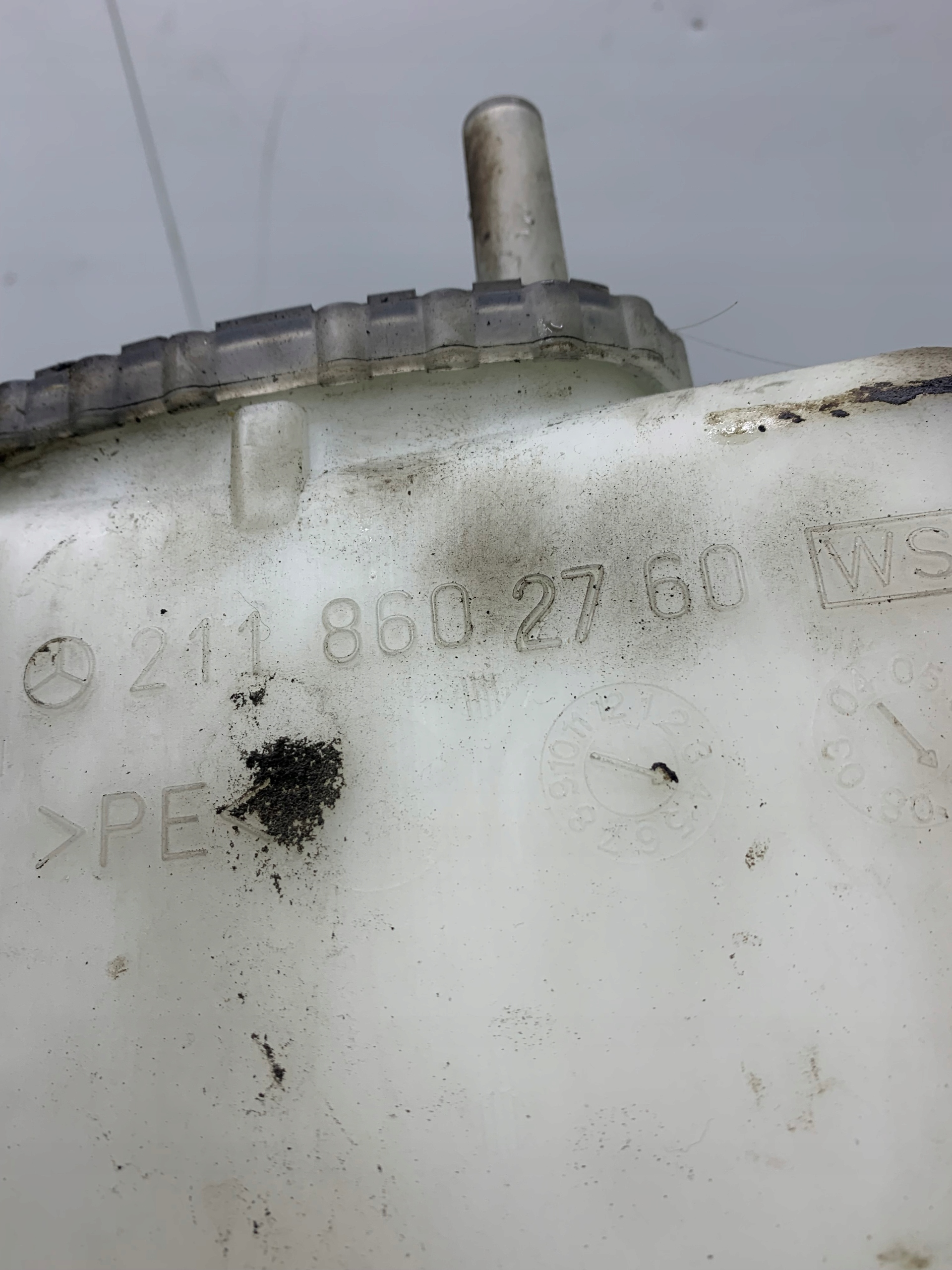 washer fluid tank MERCEDES E KLASA W211 pompki complete 2118602760