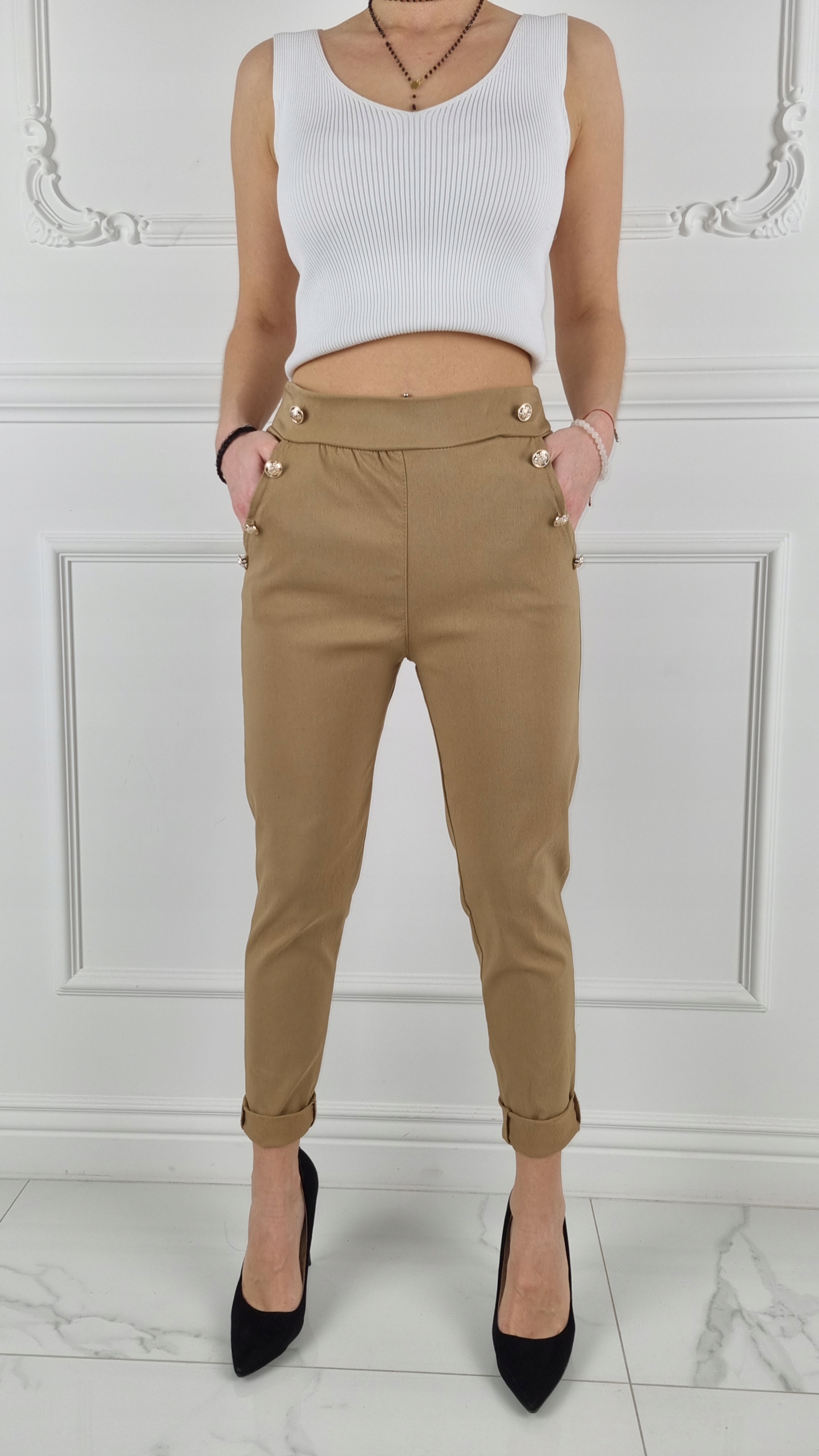 ELASTYCZNE - SPODNIE - DAMSKIE - W GUMKĘ - GUZIKI Stan (wysokość w pasie) wysoki