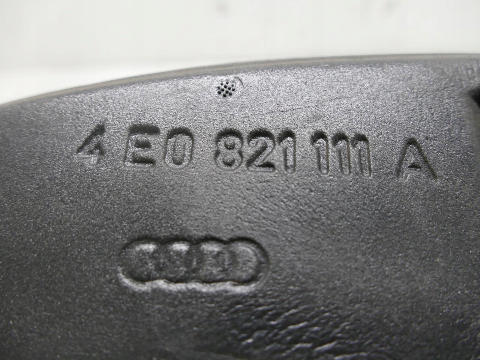 AUDI A8 D3 LIFT INSONORISATION AILE GAUCHE AVANT