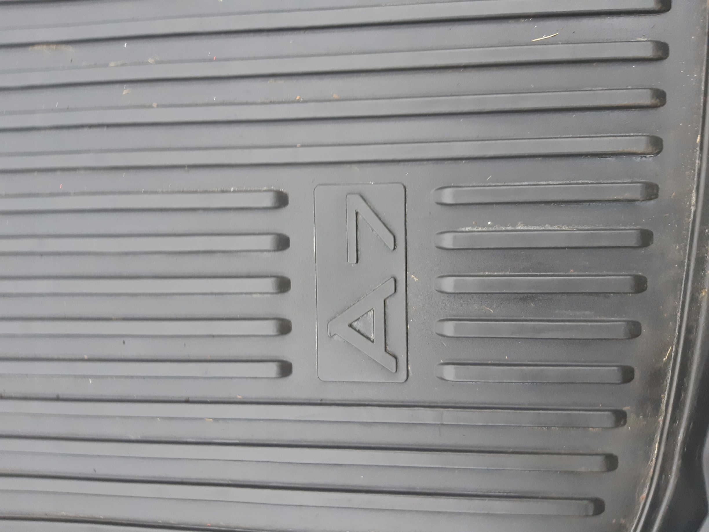 AUDI A7 4G MATA tyres floor mats boot 4G8061180A