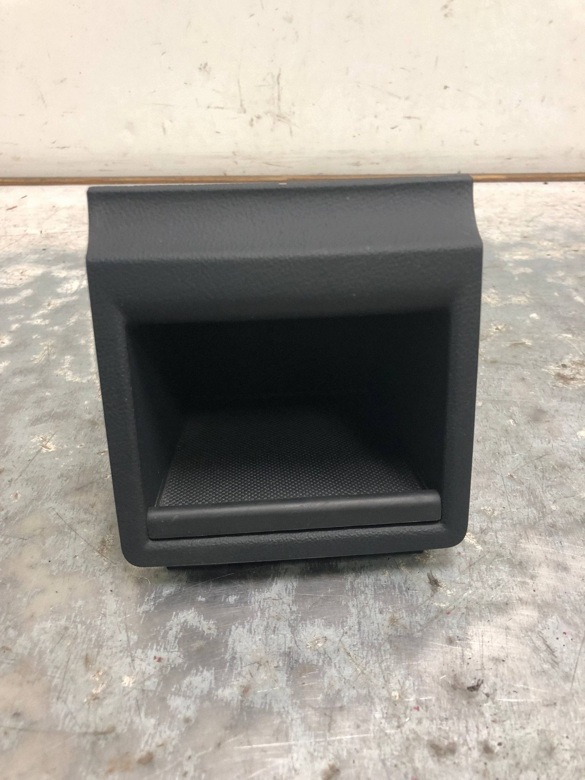 passenger compartment plato AUDI A3 8P LIFT 8P0863351D