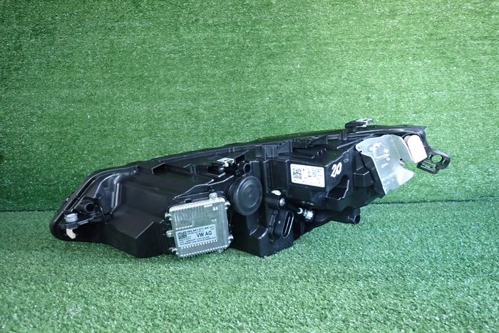 VW GOLF VII FULL LED LIFT 24- reflektor right light right