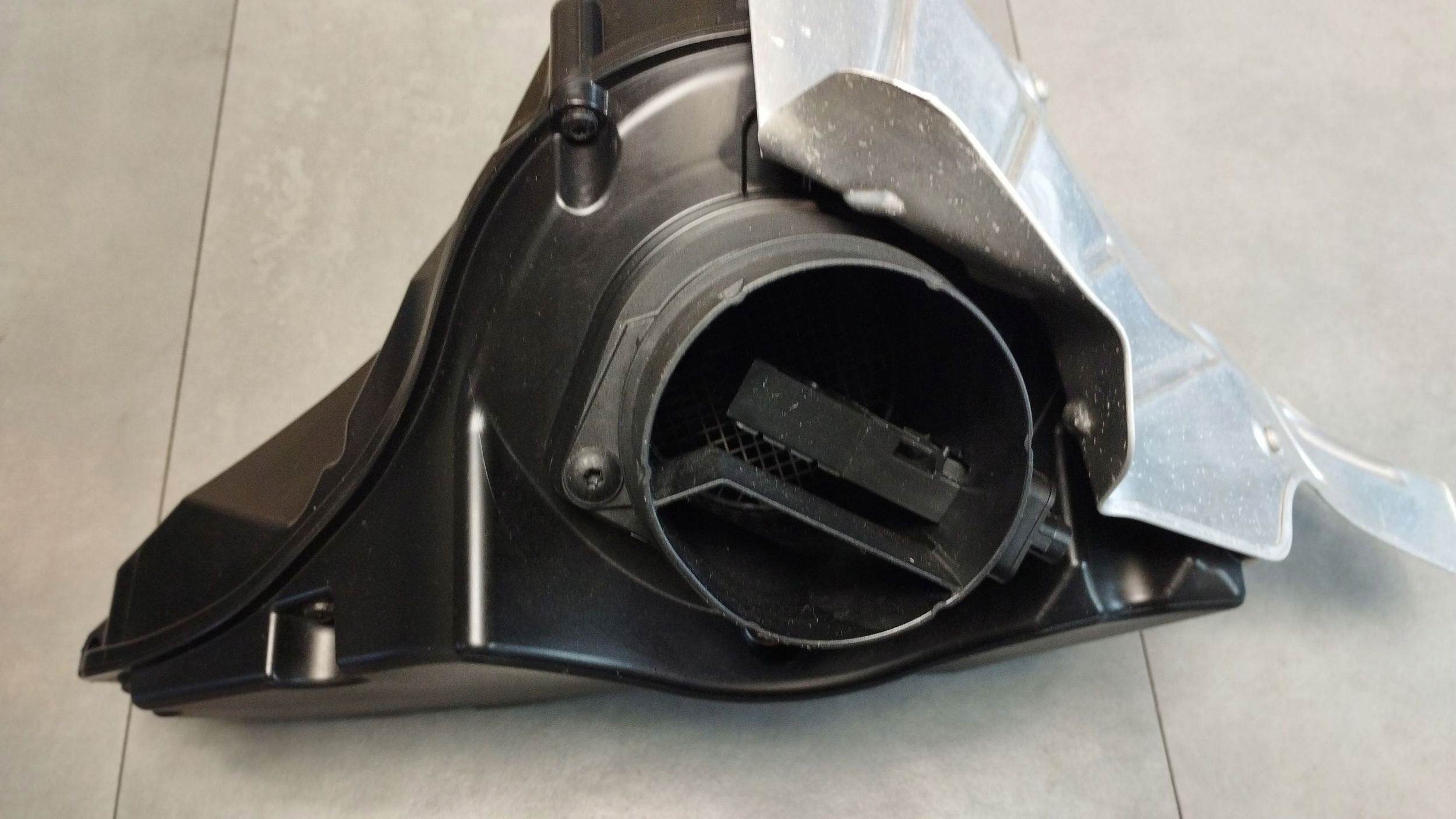 Audi A5 Sportback 8TA 2.0 TDI Gehäuse filter luft 8K0133843L
