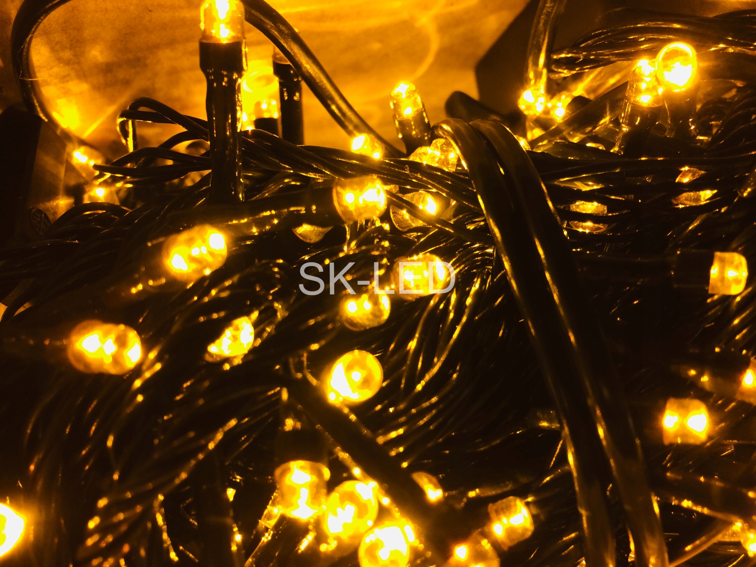 ZEWNĘTRZNE LAMPKI CHOINKOWE 300 LED ŻÓŁTE Długość sznura 22 m