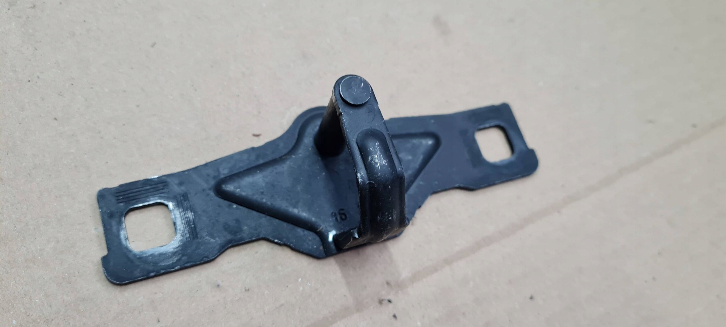A6 C8 4K RYGIEL bracket bonnet rear part boot 8W5827507 A4 B9 8W A5