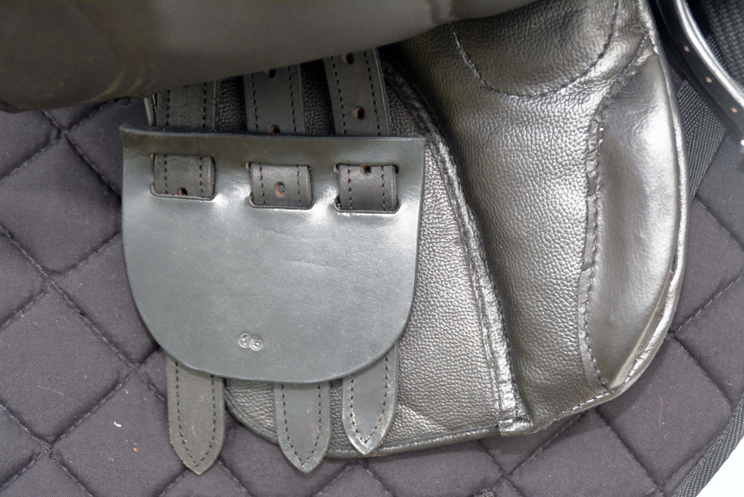 SIODŁO WSZECHSTRONNE 15C KOMPLETNE NA KUCA Kolor dominujący czarny