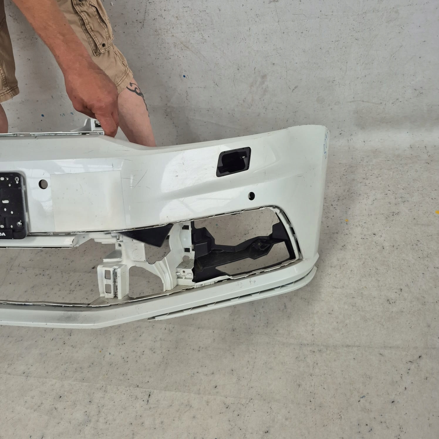 VW POLO V GTI LIFT 14-17 bumper front front PDC 6C0807221H + washers