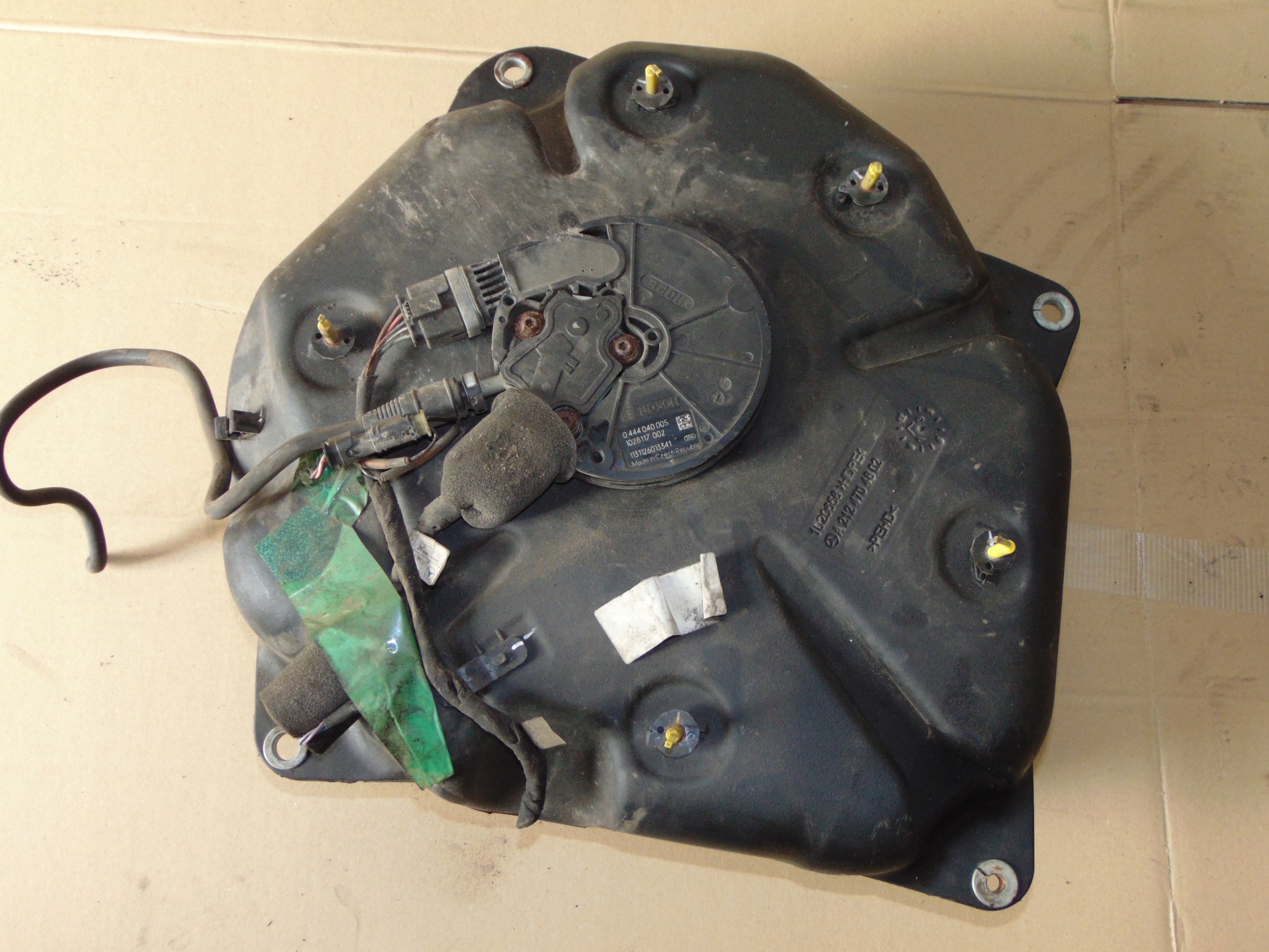 0444040005 - Бак насос AdBlue MERCEDES W212 A2124704802