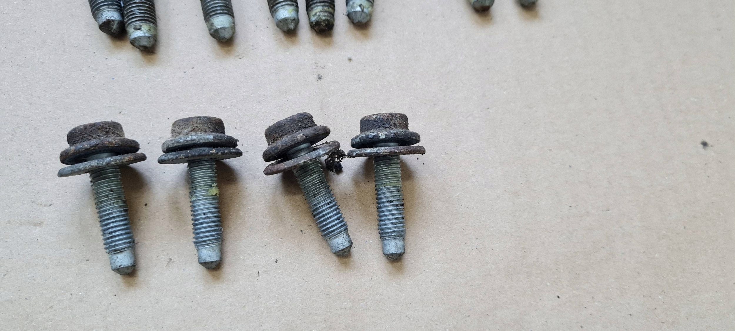 A7 4G screws springing front axle beam axle beam A6 C7 4G A4 B8 S4 A5 8T